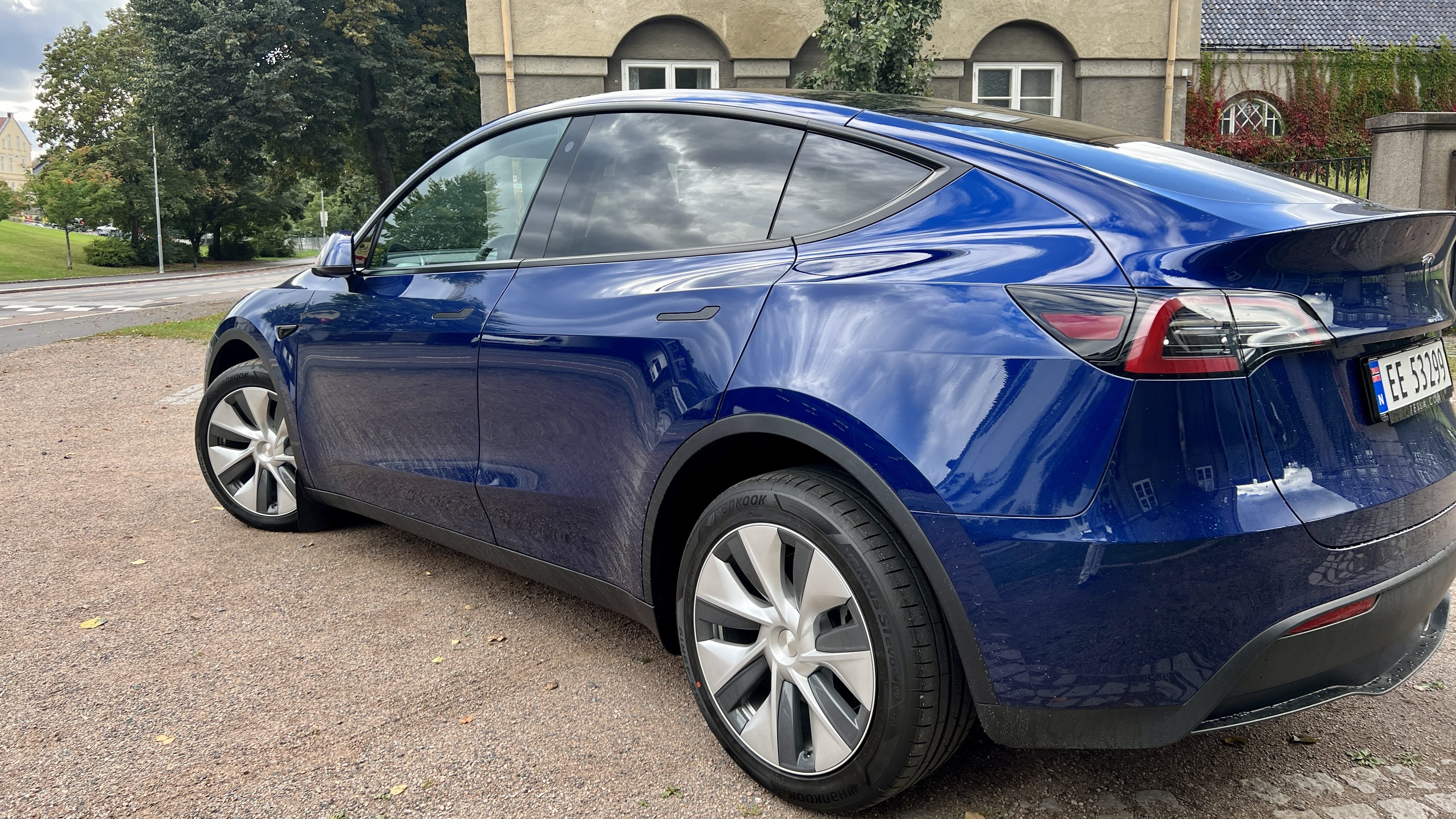 Tesla Model Y Long Range med Dashcam