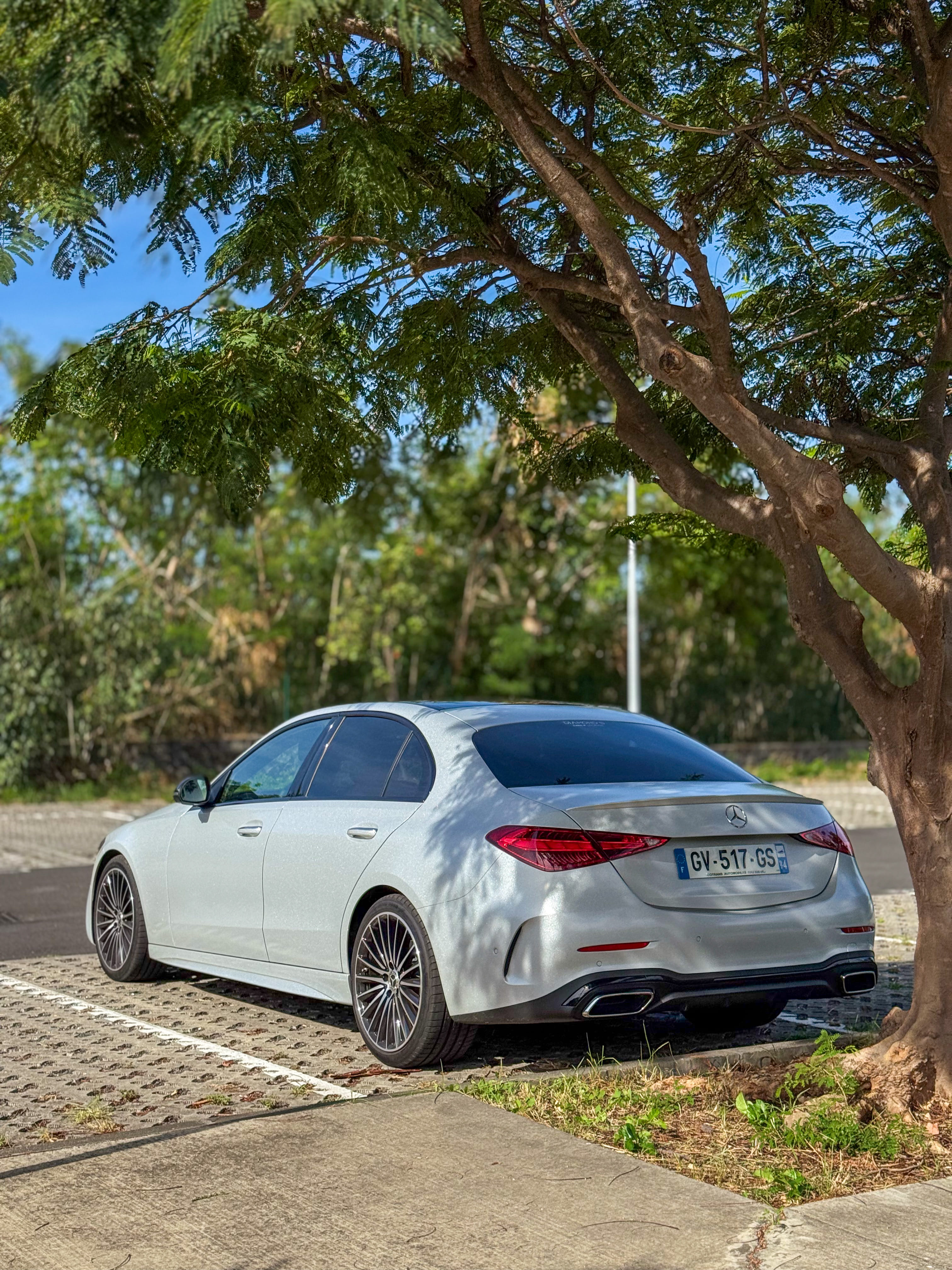 Mercedes-Benz Classe C avec GPS