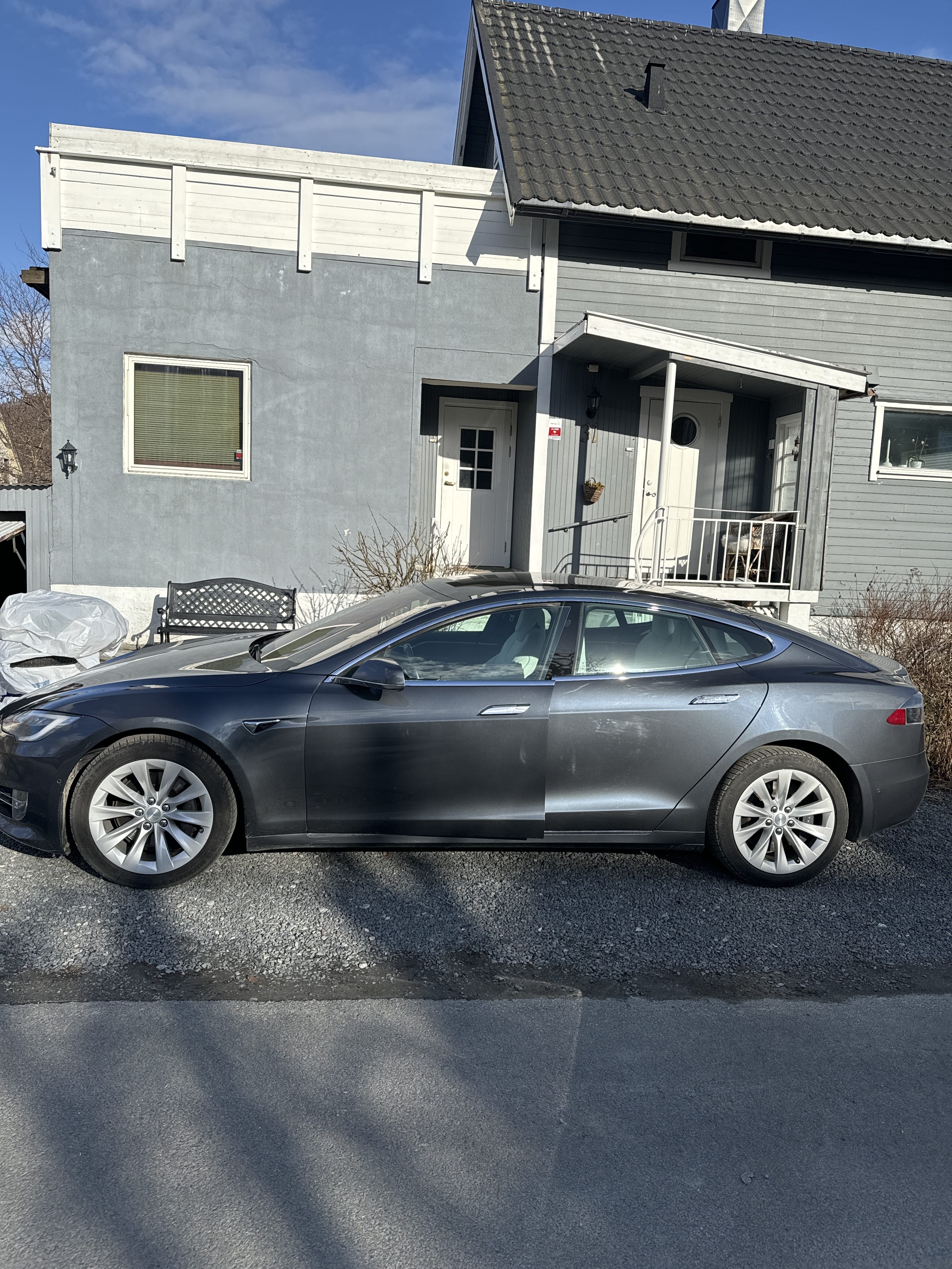 Tesla Model S 75D med Aircondition