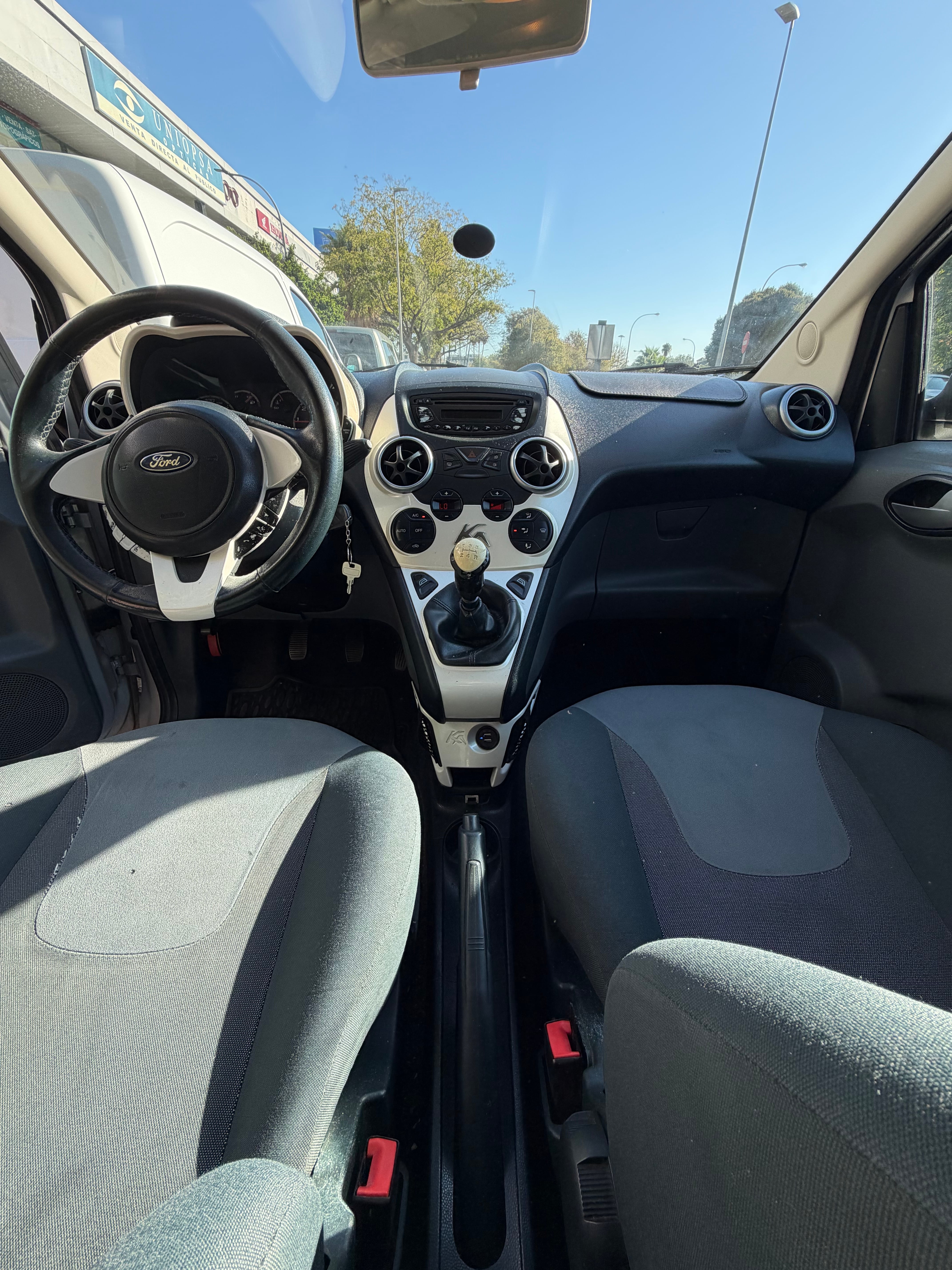 Ford Ka con Puertos de carga USB