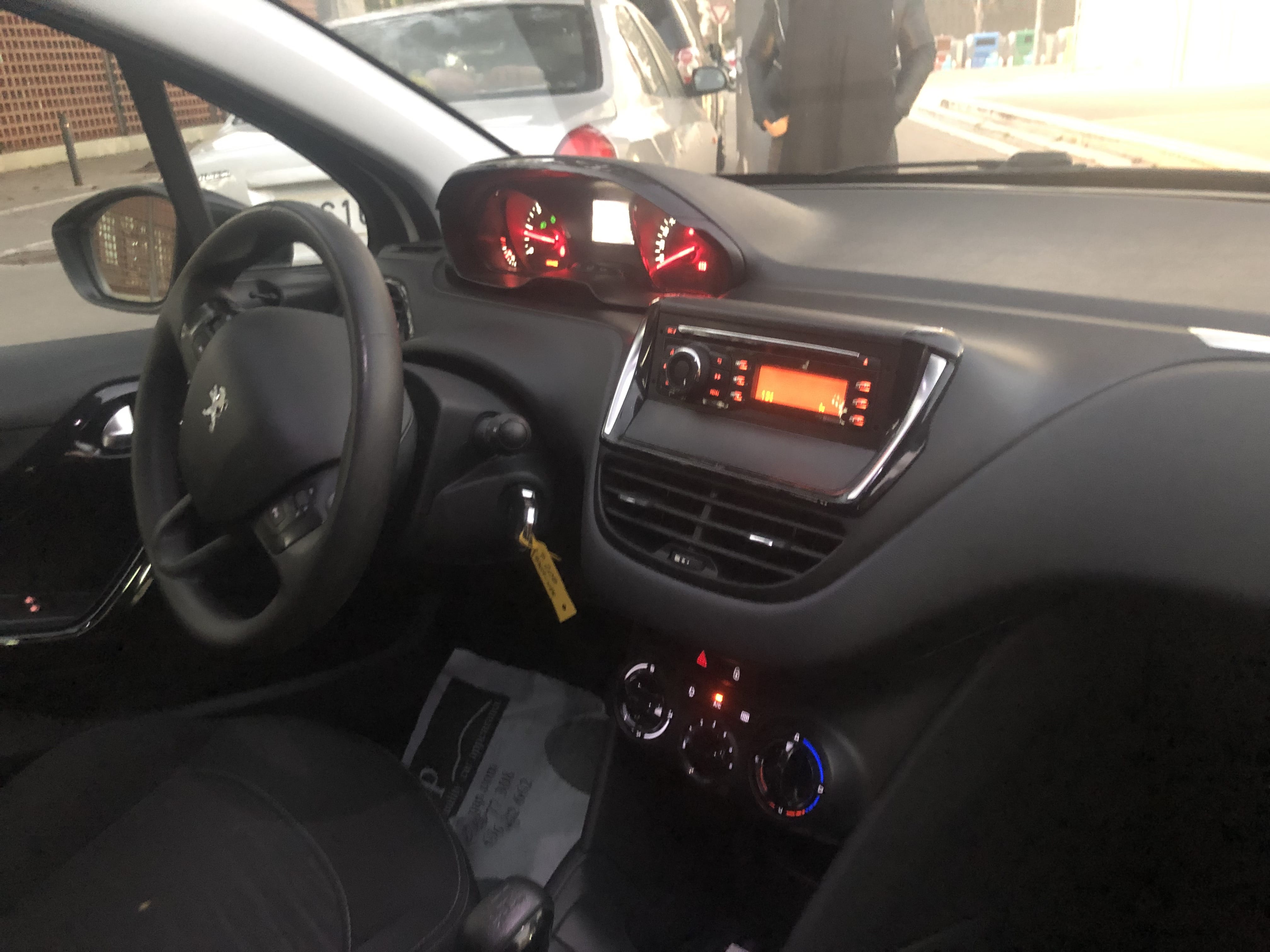 Peugeot 208 con Control de velocidad