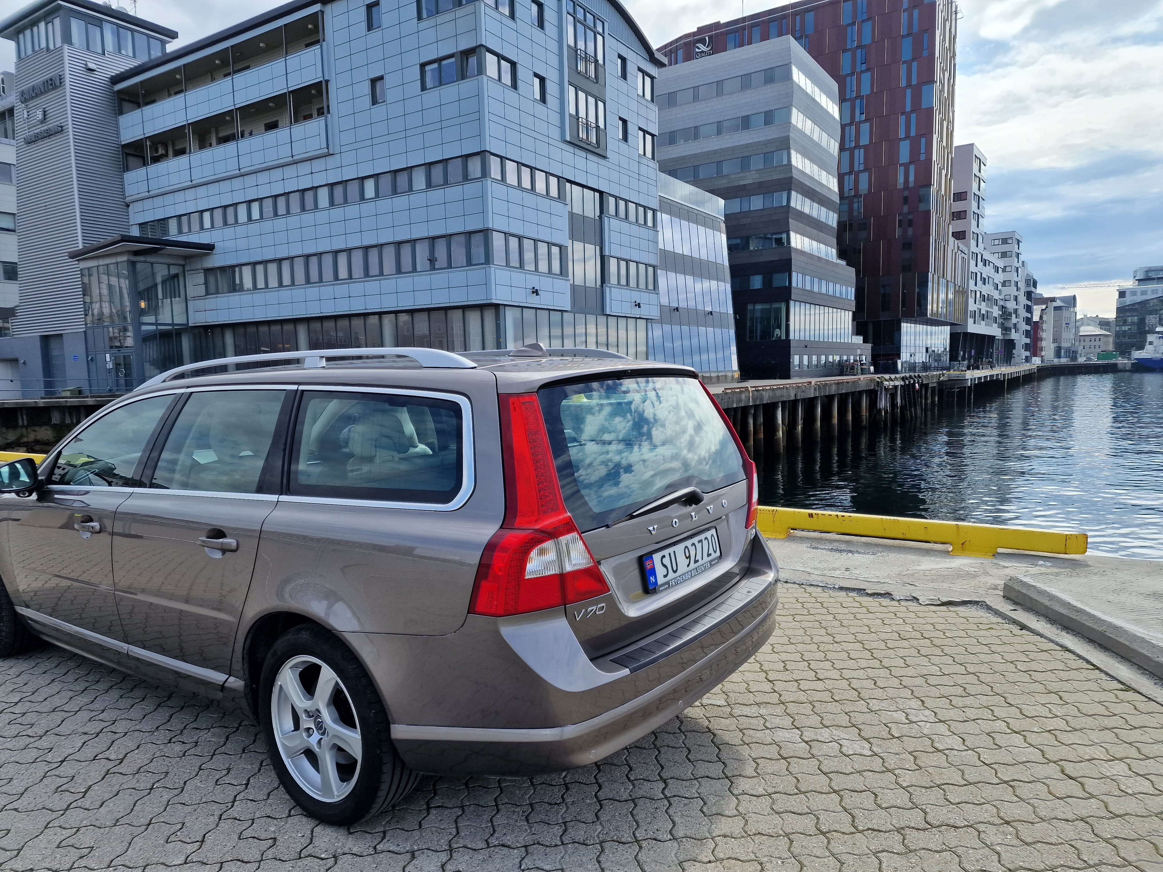 Volvo V70 with Cruise control