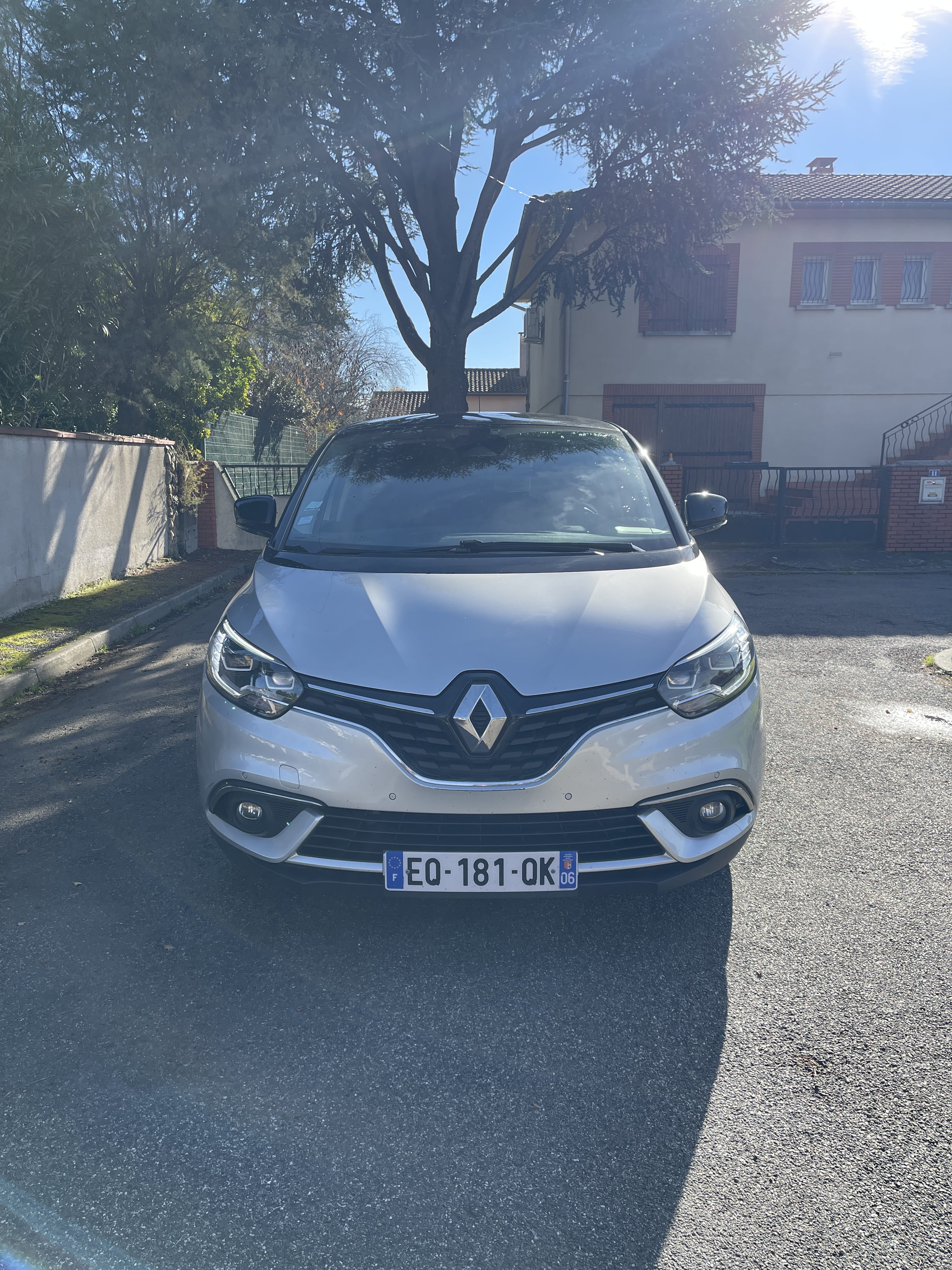 Renault Scenic 1.6 DCI Business EDC7 110cv avec Apple CarPlay