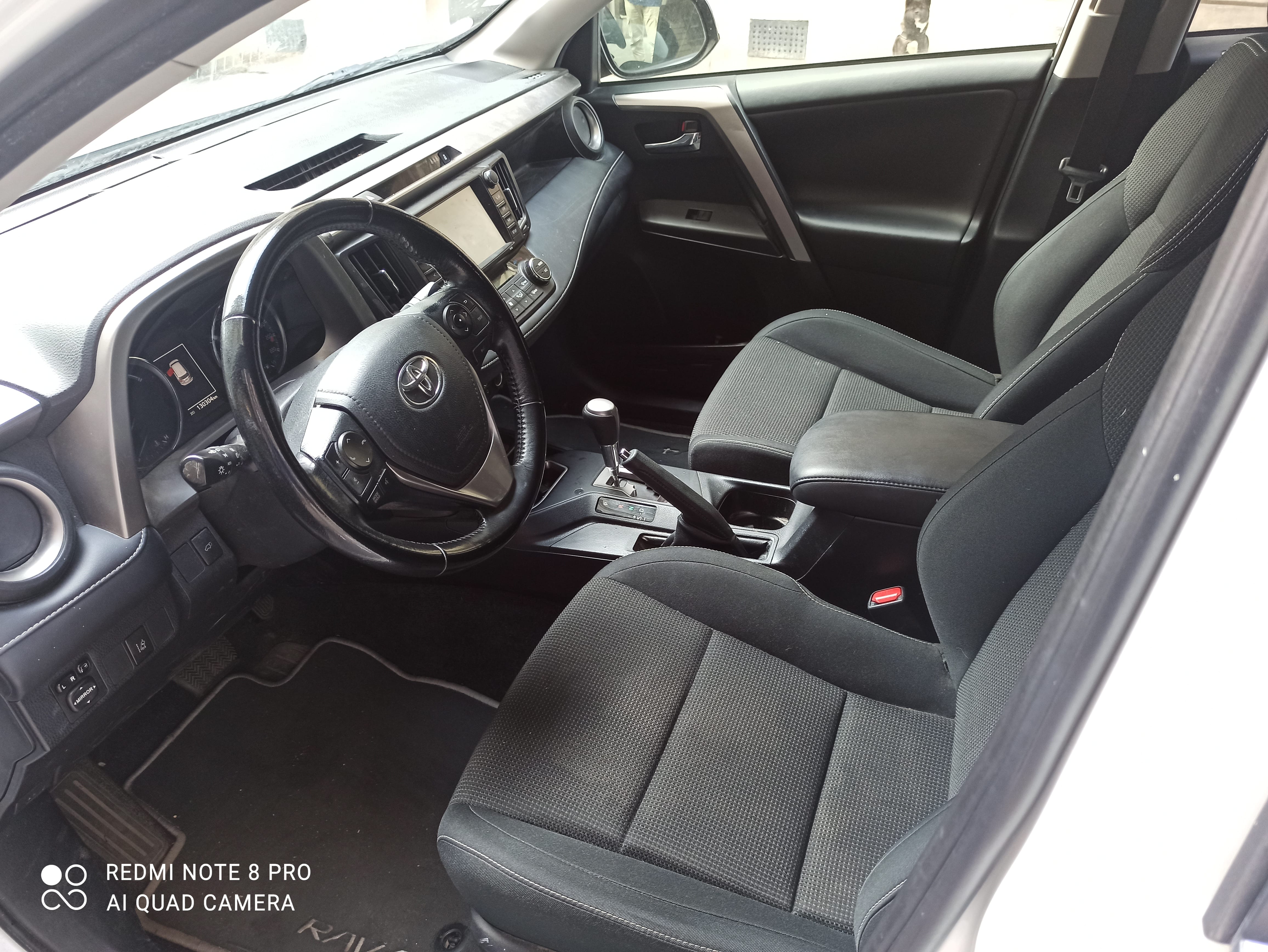 Toyota Rav4 Hybride avec Audio Bluetooth