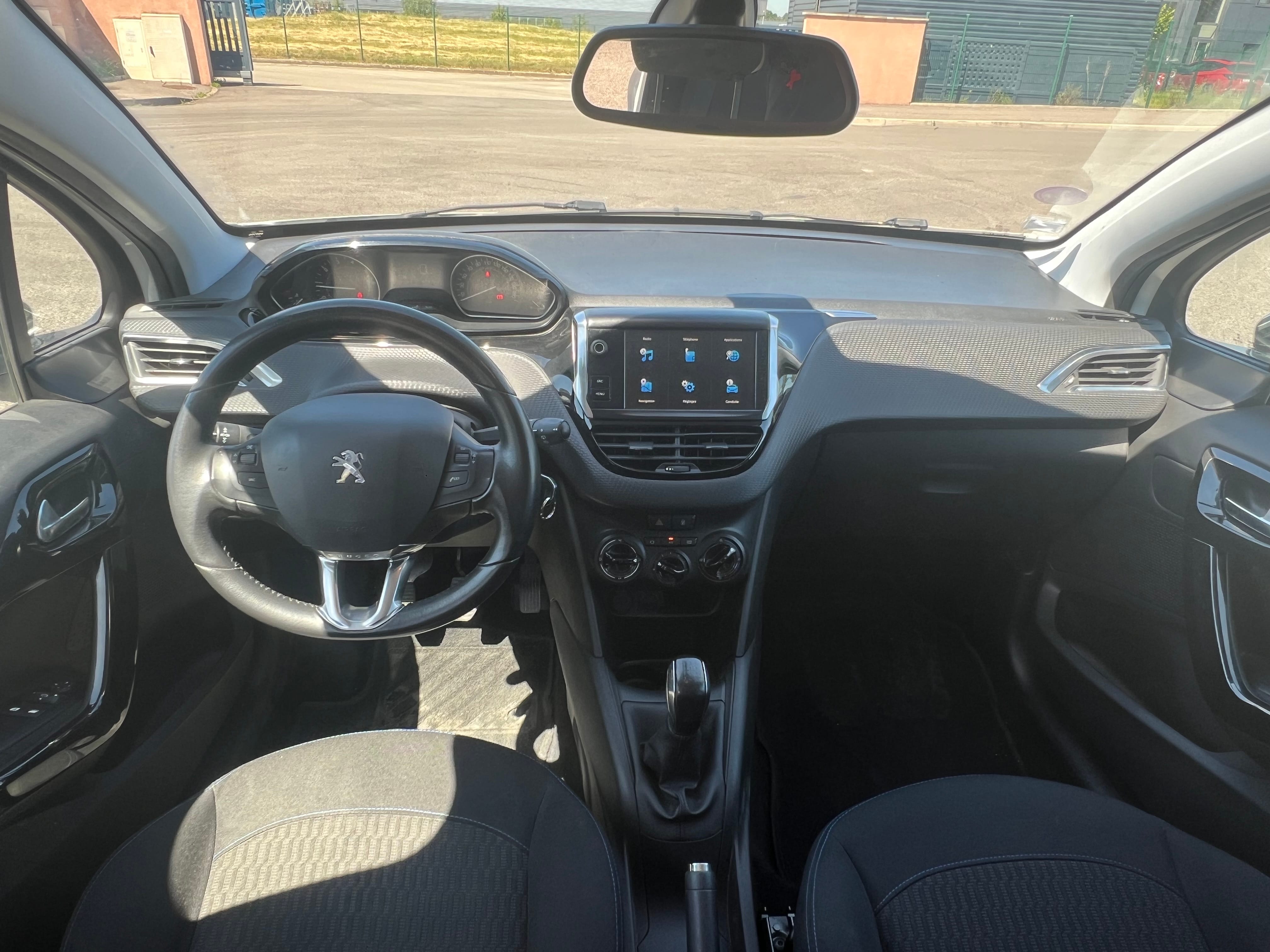 Peugeot 208 avec Régulateur de vitesse