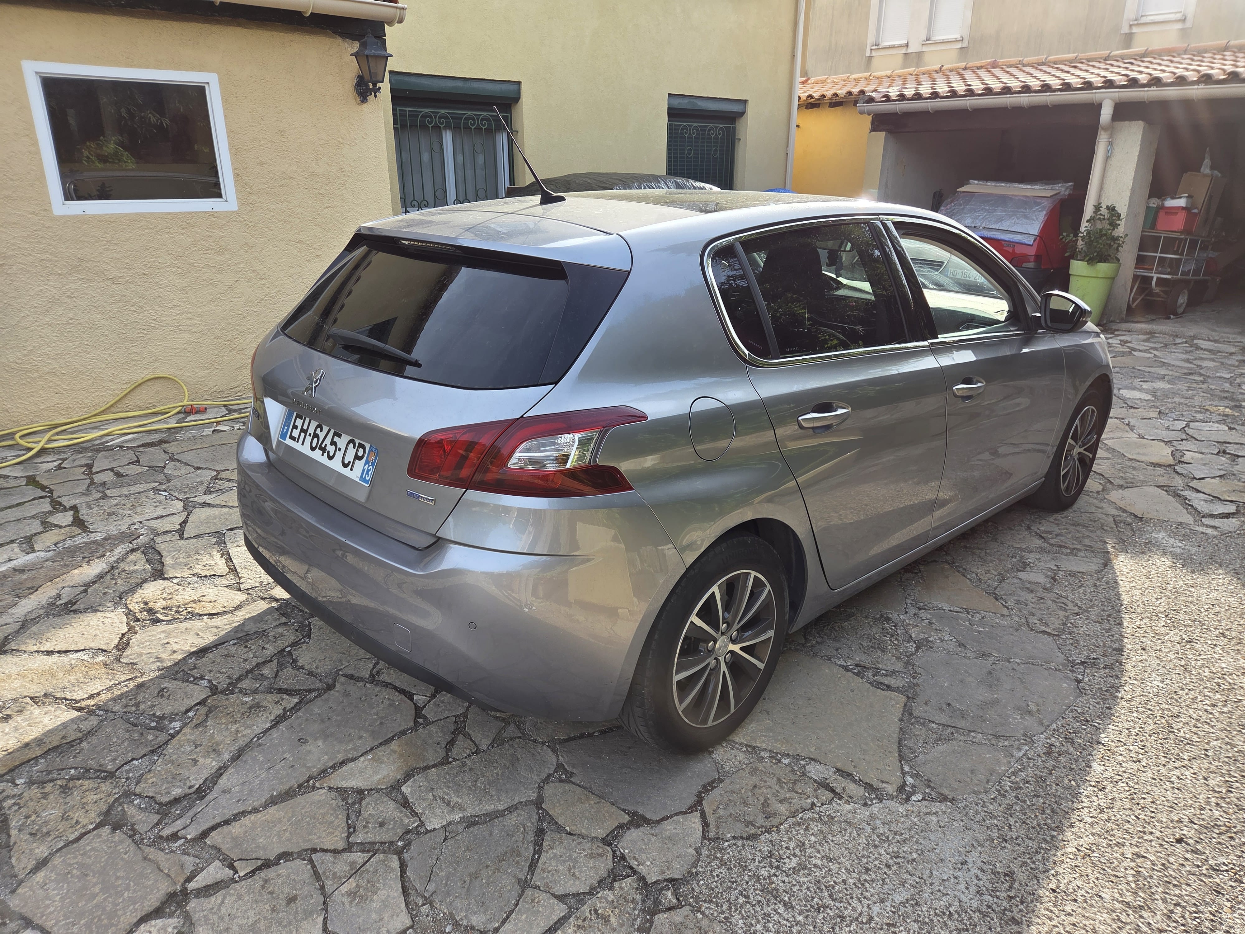 Peugeot 308 with Air conditioning