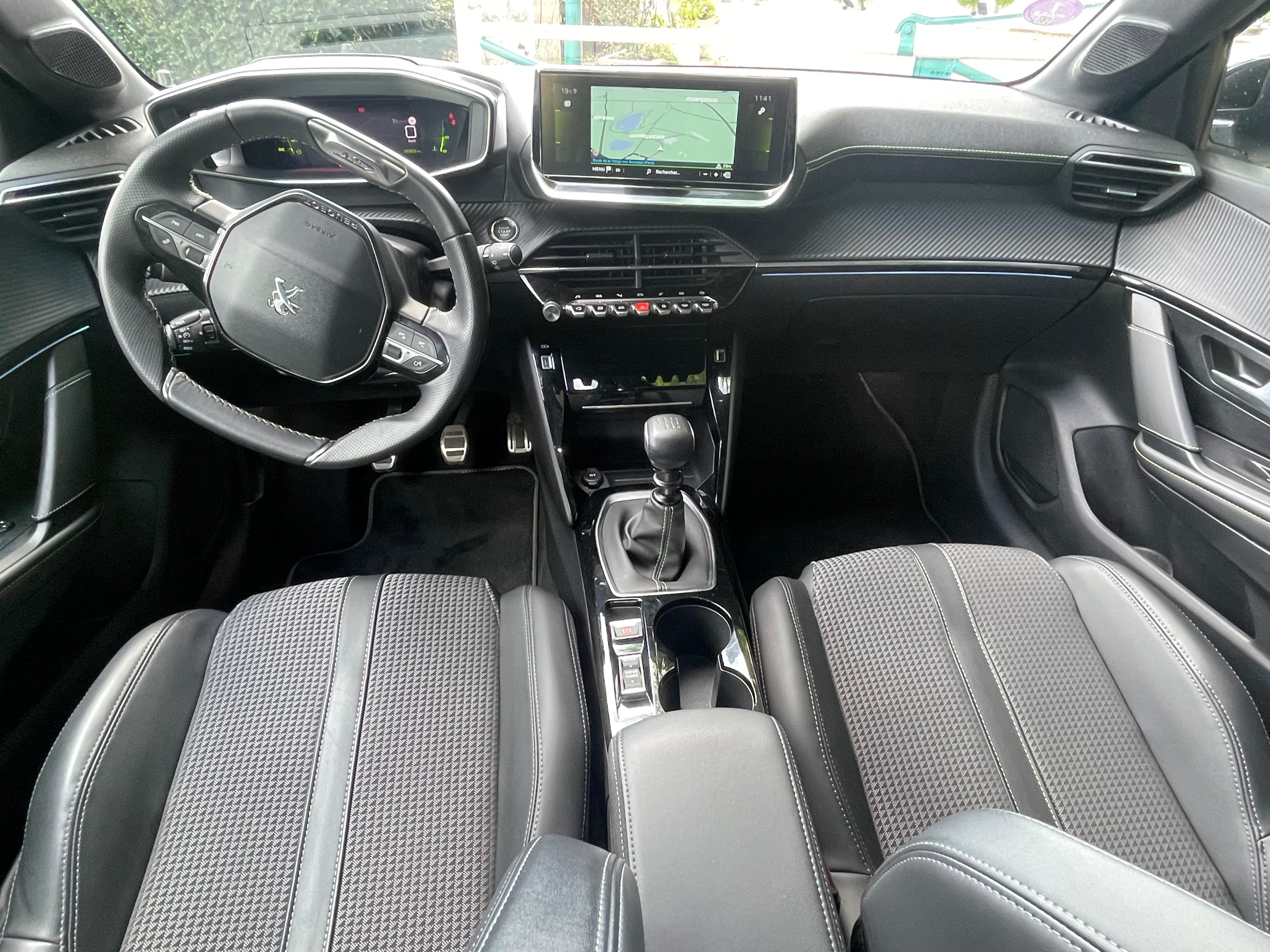 Peugeot 208 GT Line mit Rückfahrkamera