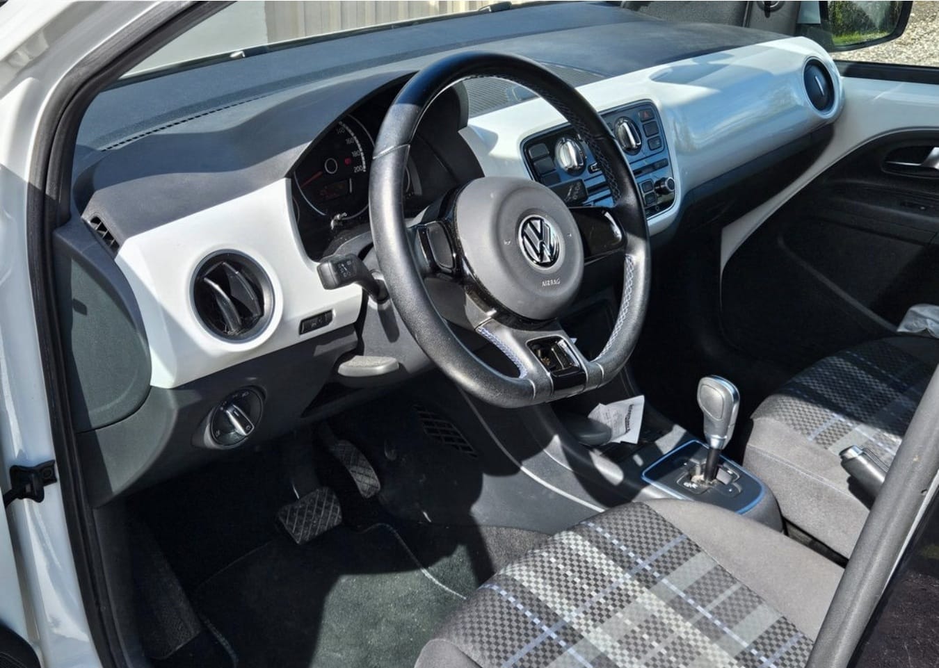 Volkswagen Up! avec GPS