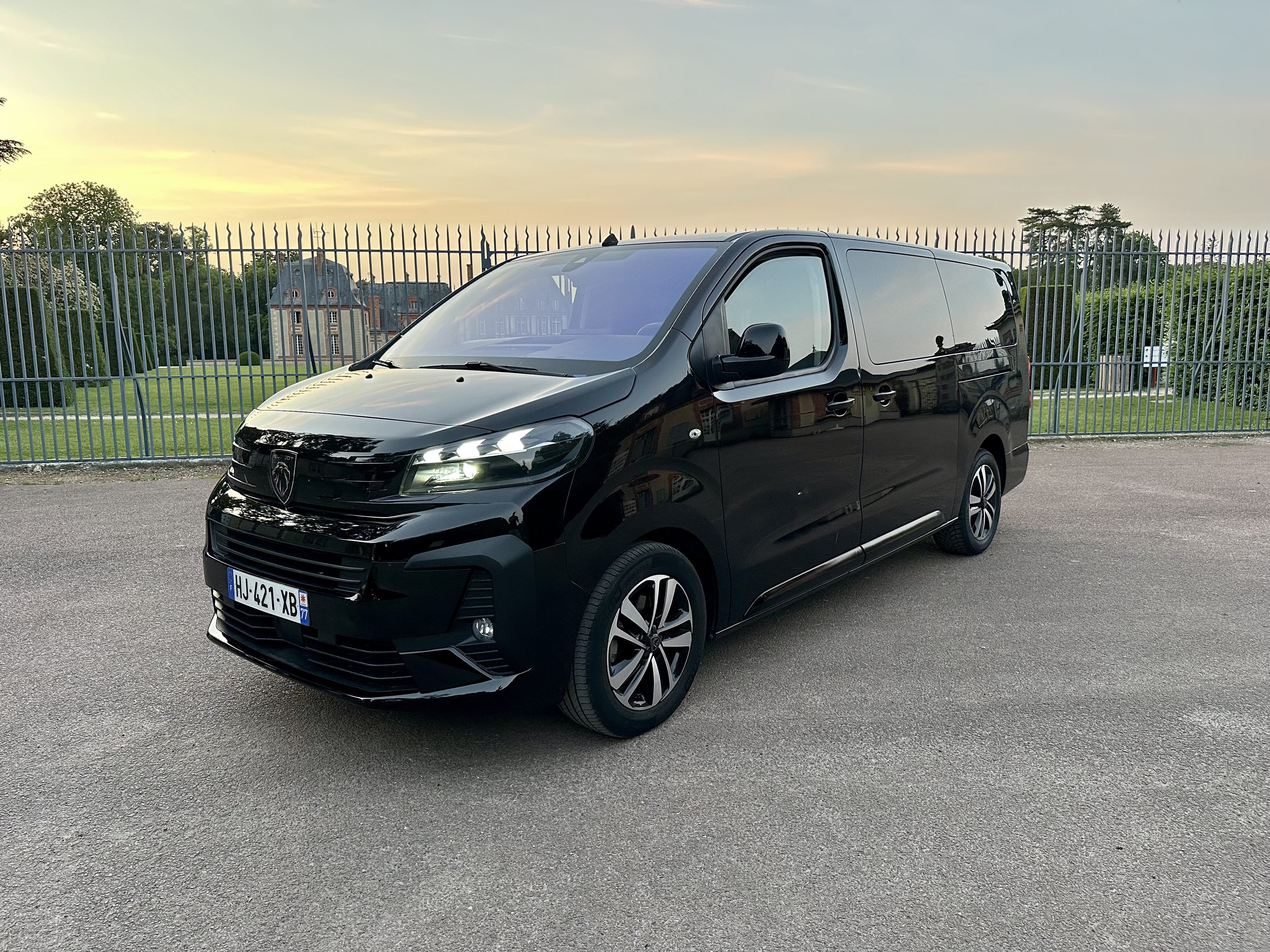 Peugeot Traveller, 2024, Diesel, automatique, 9 places et plus