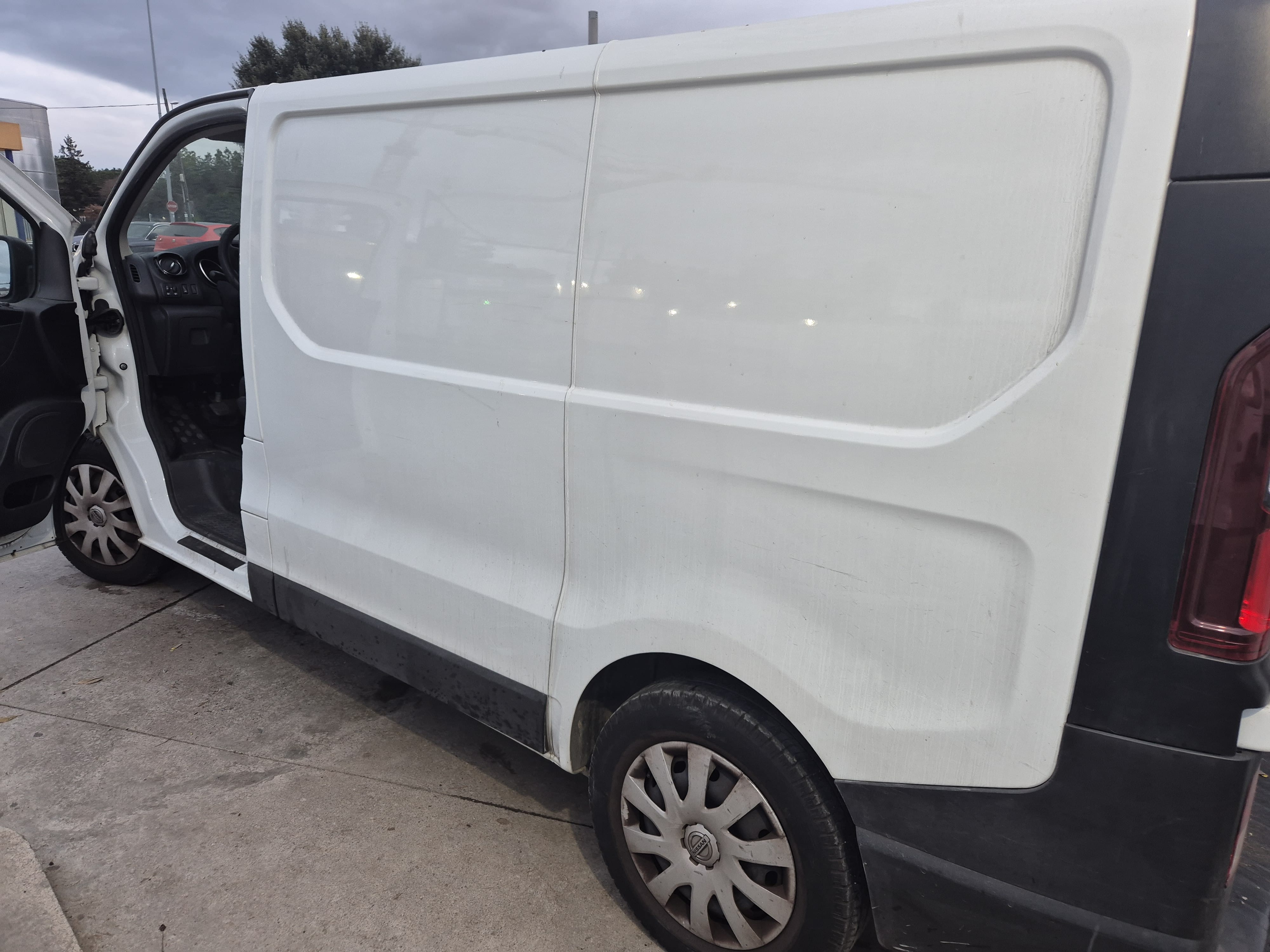 Nissan NV300