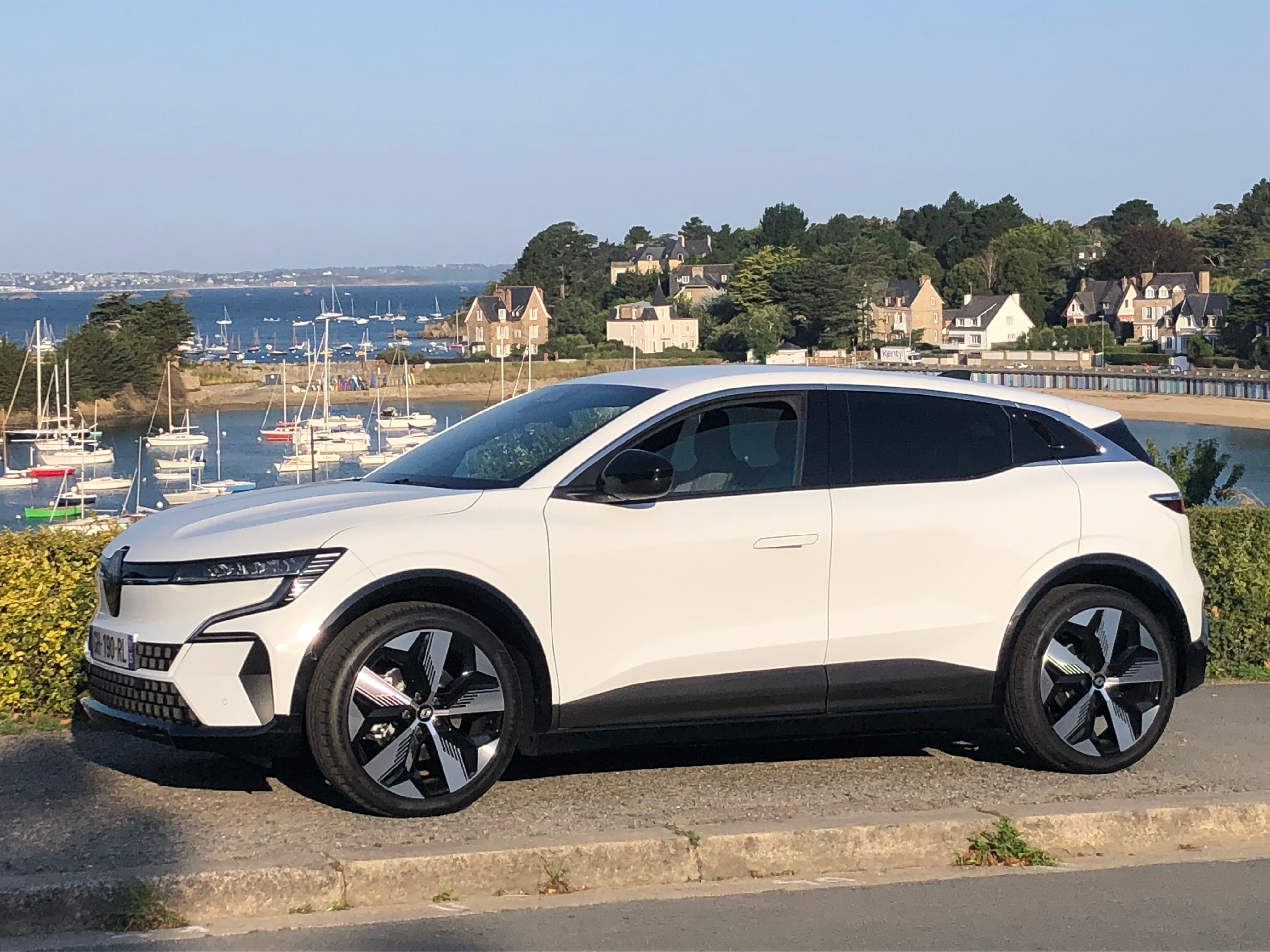 Renault Mégane E-tech Électrique Techno 60 kWh 220 ch Recharge AC 7 kW ou DC 130 kW (pompe à chaleur, régulateur adaptatif) avec Climatisation