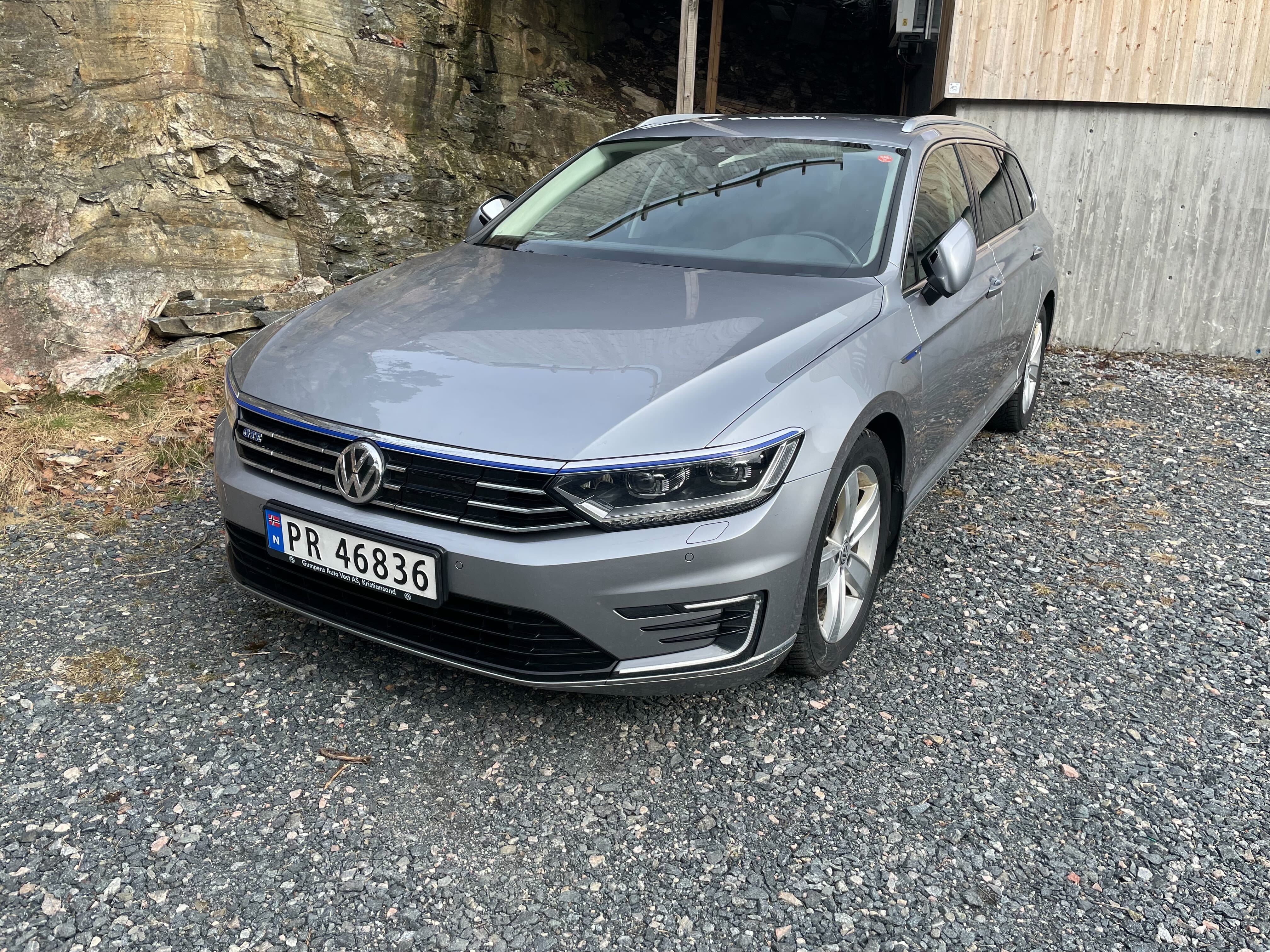 Volkswagen Passat GTE Hybrid med GPS