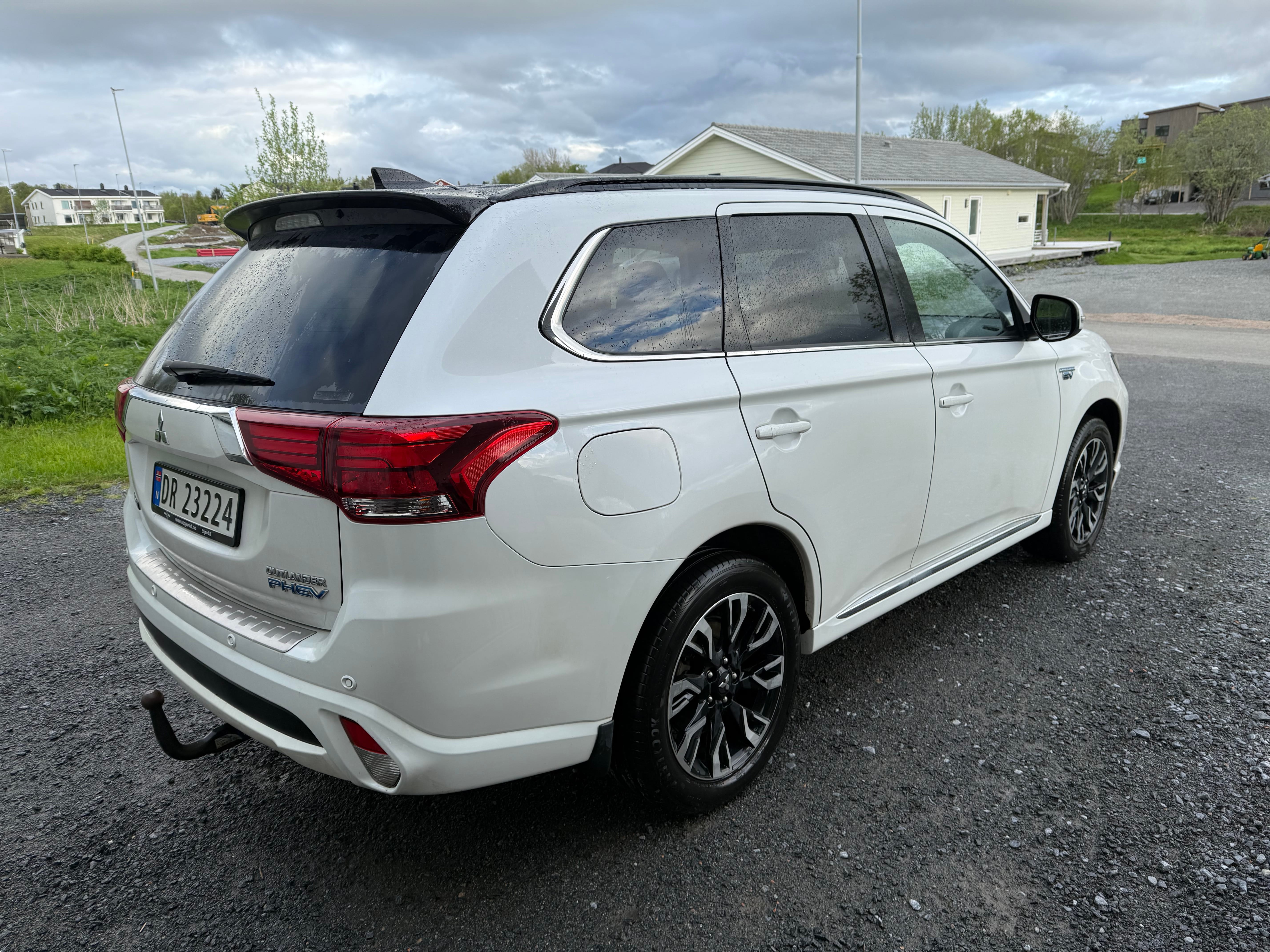 Mitsubishi Outlander Hybrid med Ryggekamera