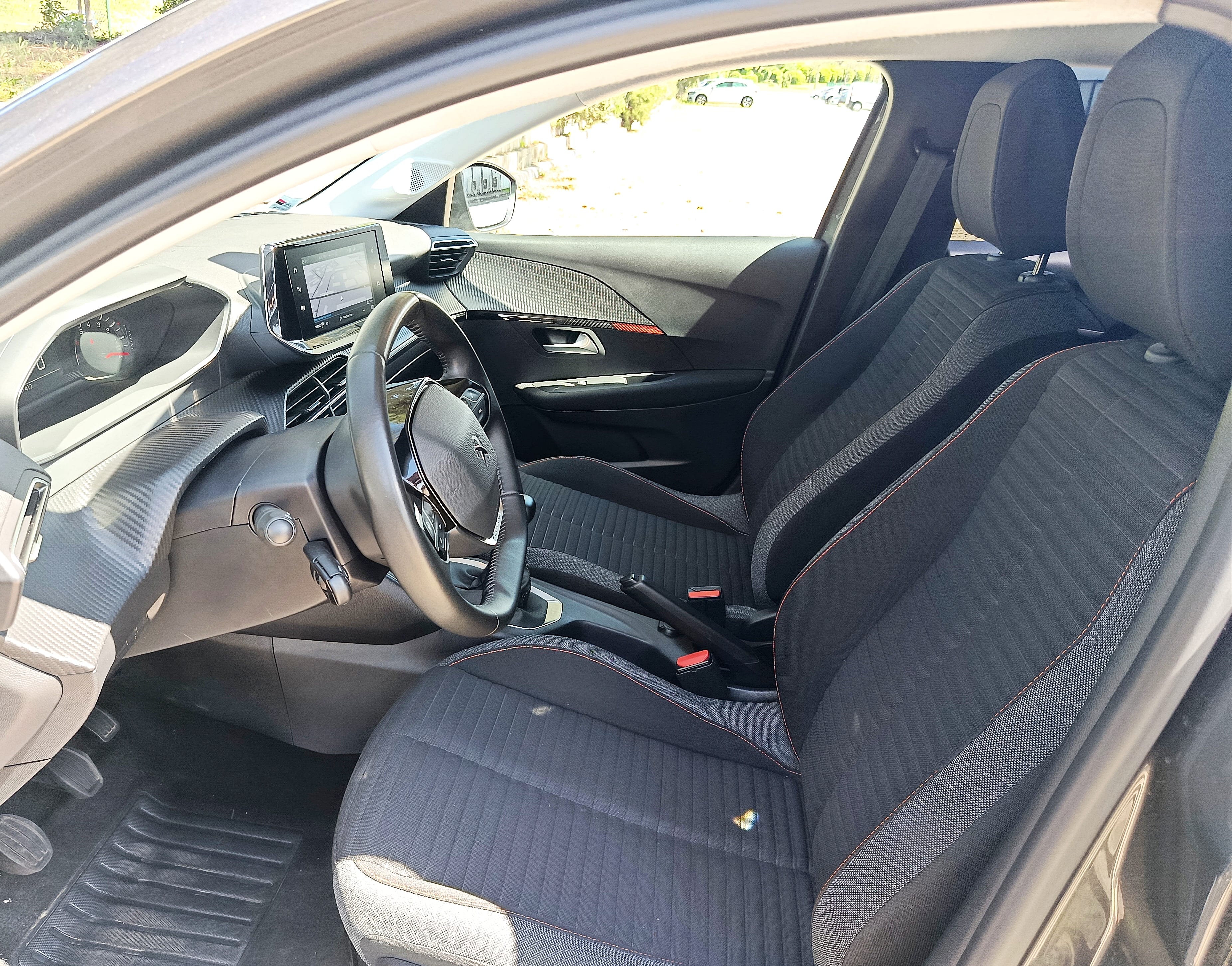 Peugeot 208 with Bluetooth audio