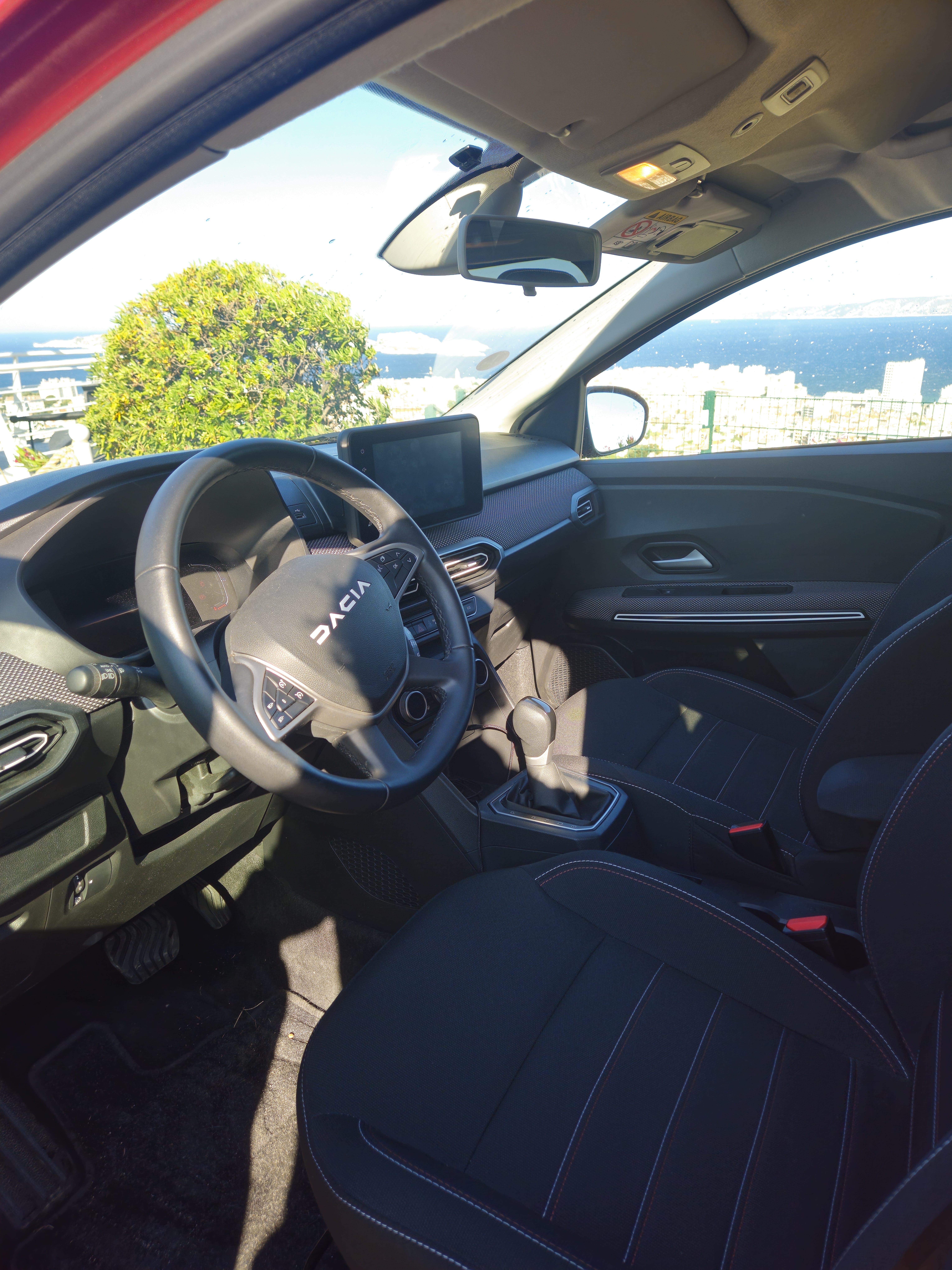 Dacia Jogger  Hybride 2023 – 7 places modulable et économique avec Audio Bluetooth