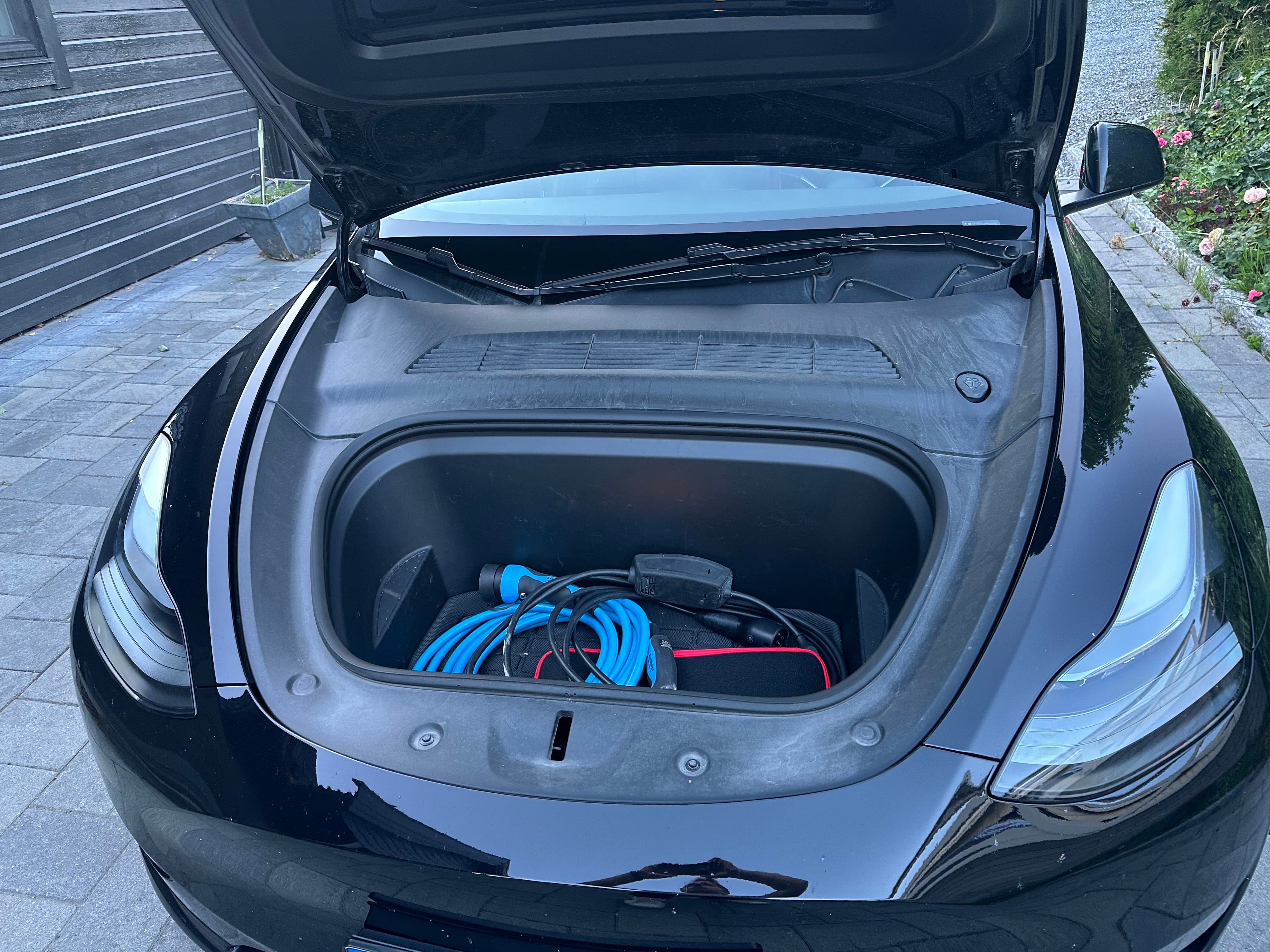 Tesla Model Y Performance med Cruisekontroll