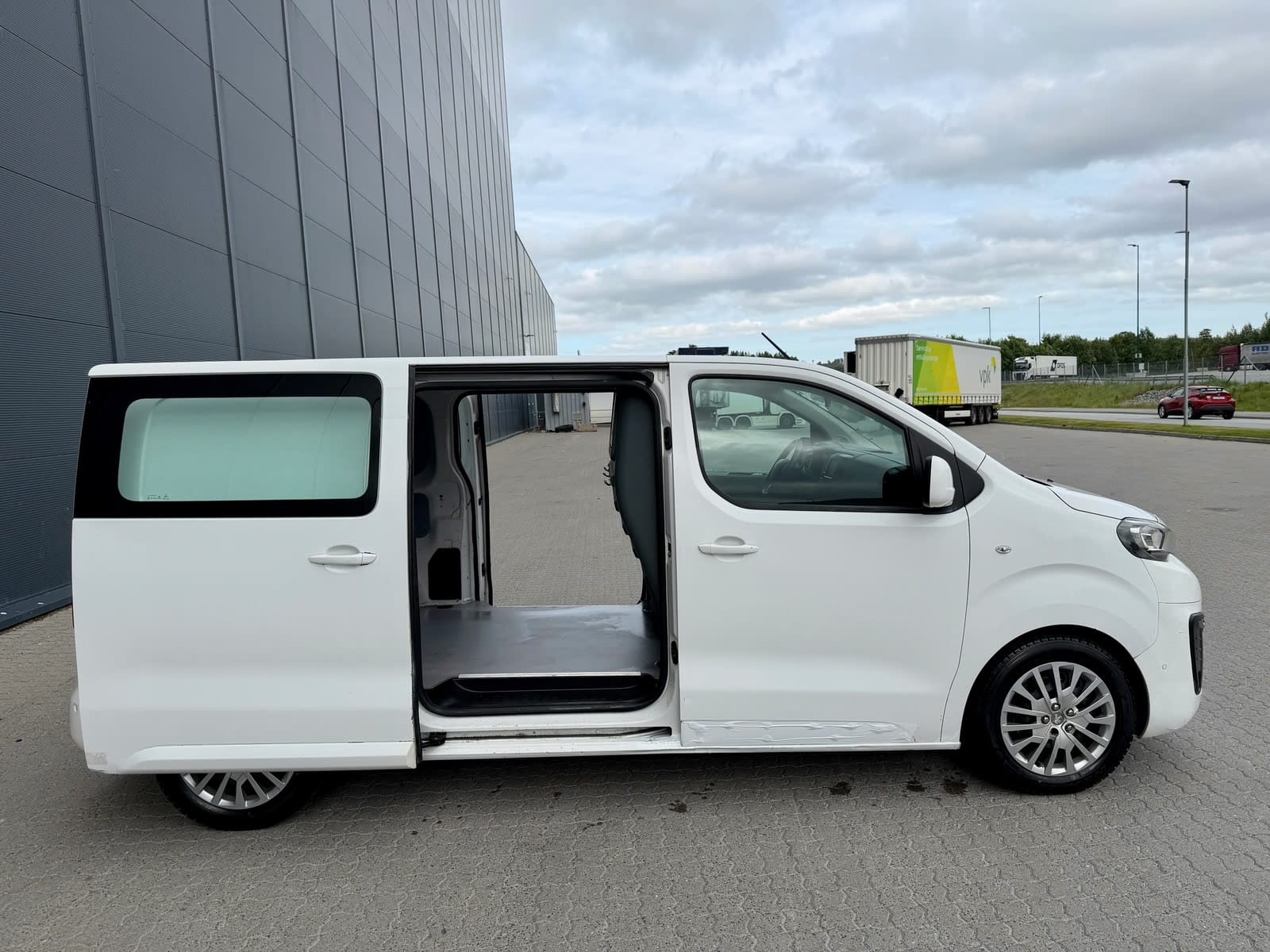 Peugeot Expert med Bluetooth audio