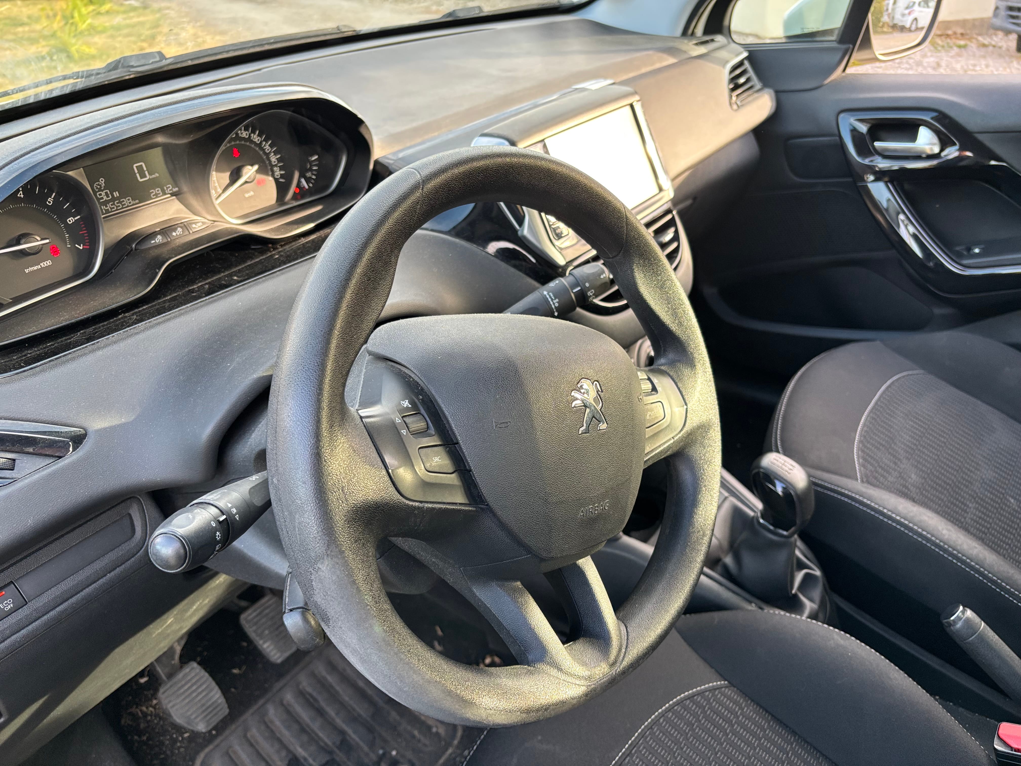 Peugeot 208 1,2 83 cv avec Audio Bluetooth