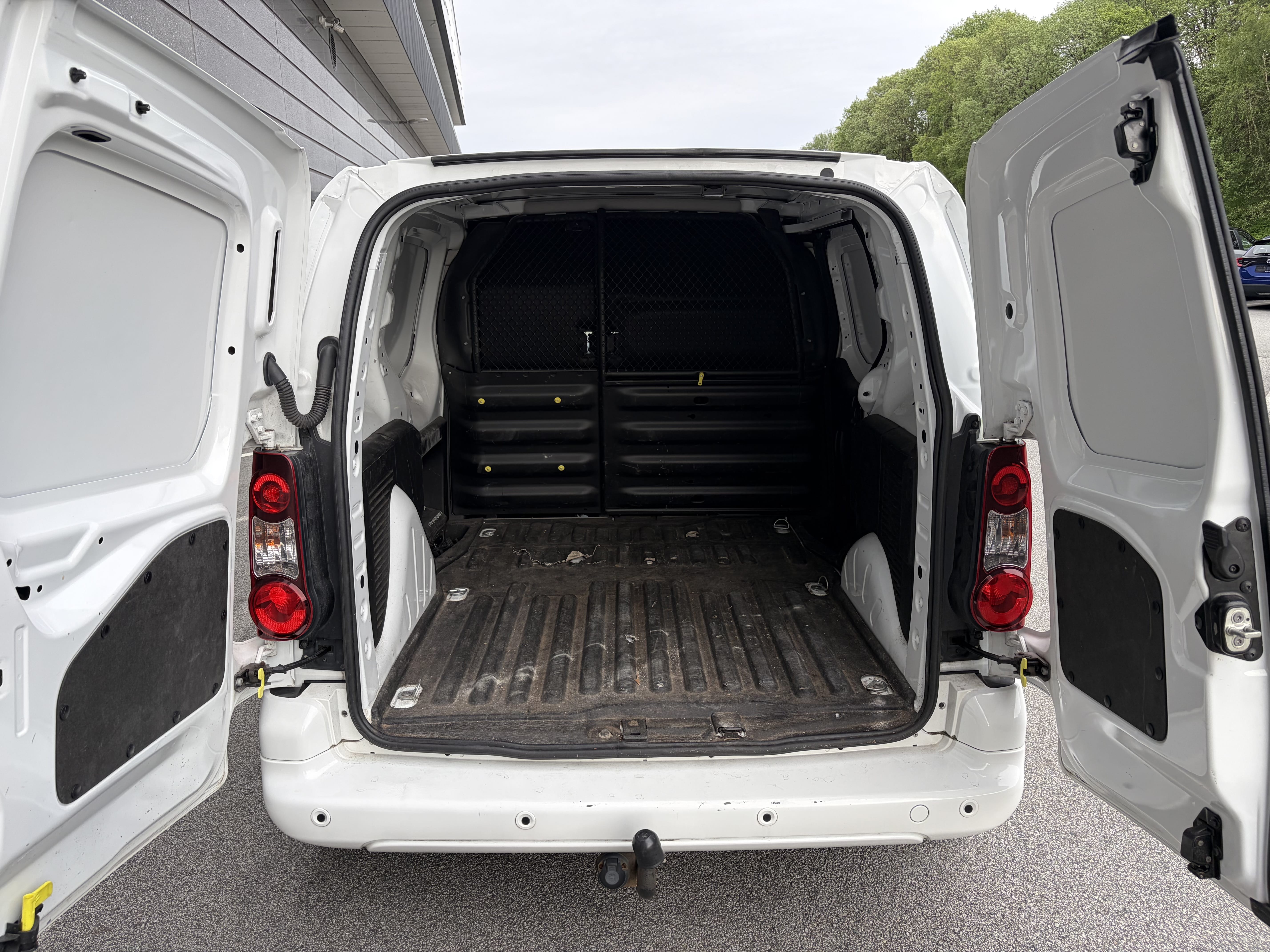 Citroen Berlingo with Backup camera