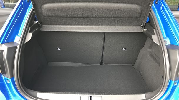 Peugeot 208 208 II 1.2 PTEC avec Entrée audio / iPod