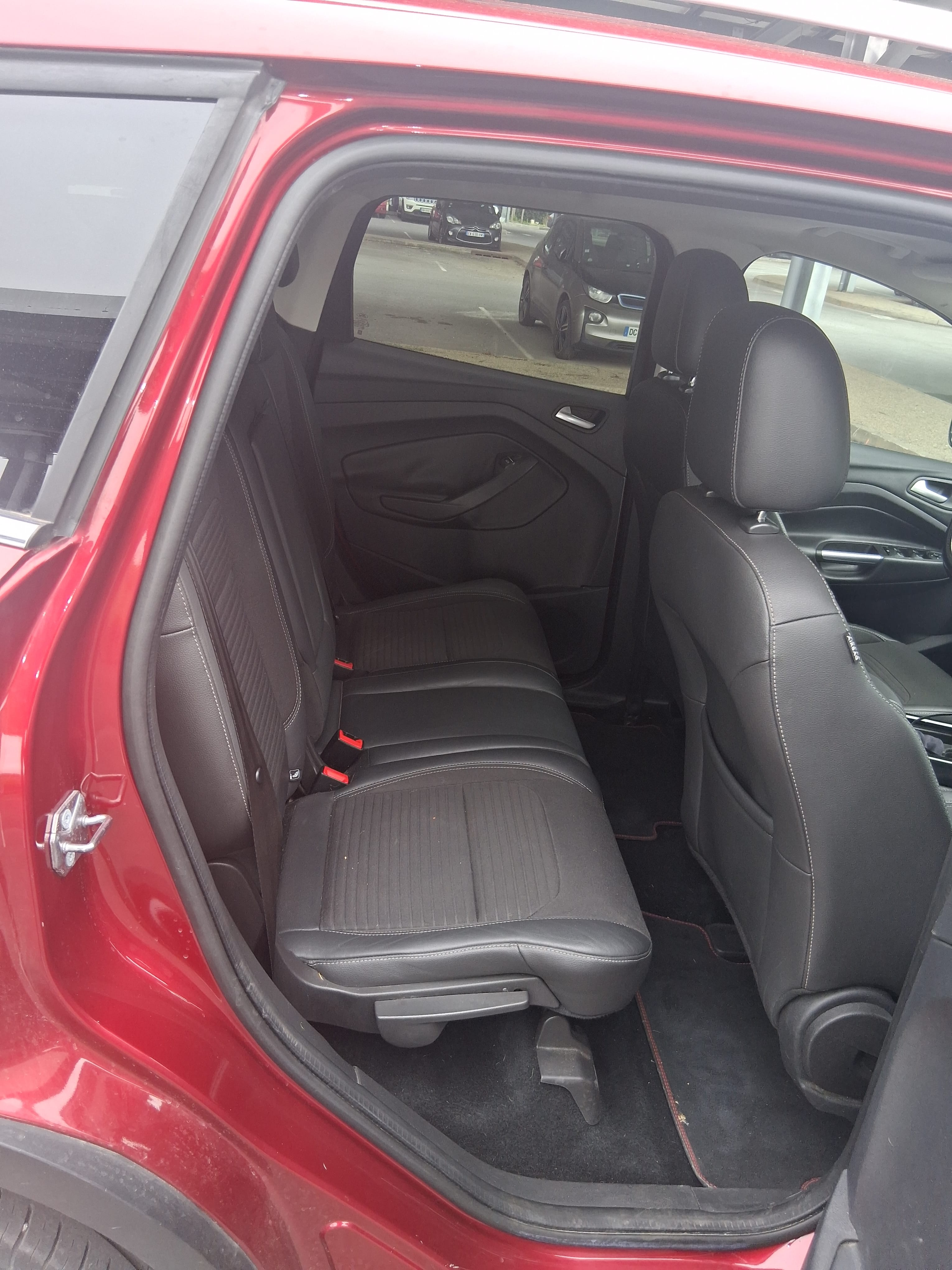 Ford Kuga avec GPS
