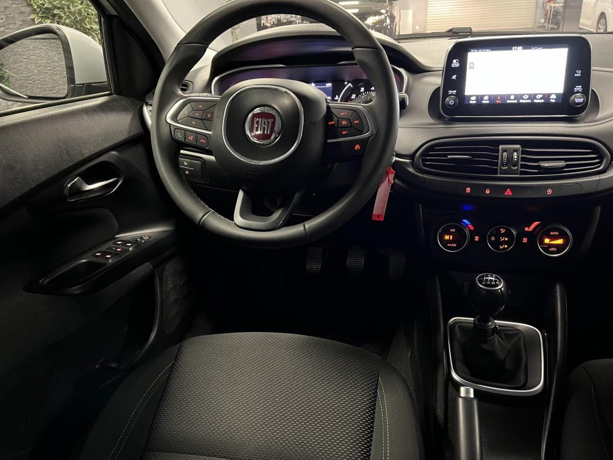 Fiat Tipo Lounge 120ch (2017) avec Audio Bluetooth