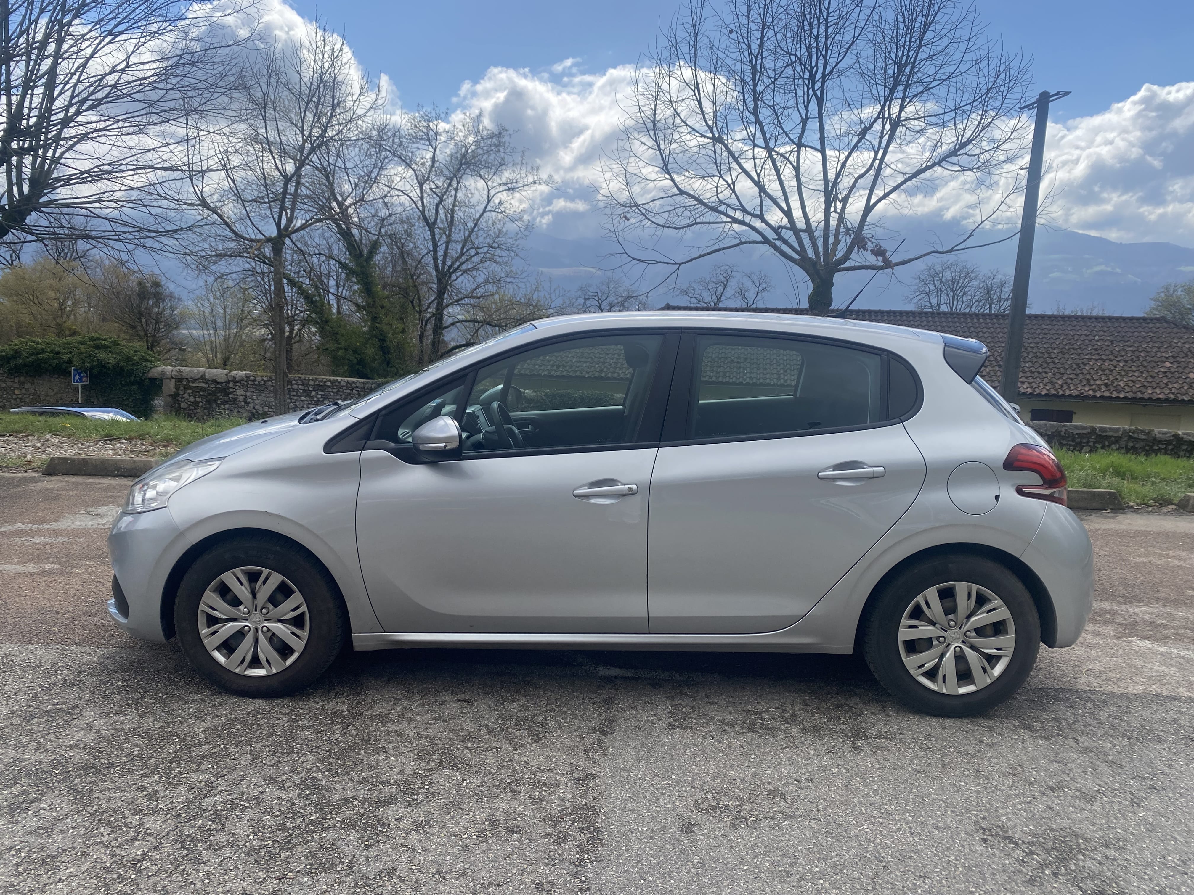 Peugeot 208 avec Climatisation