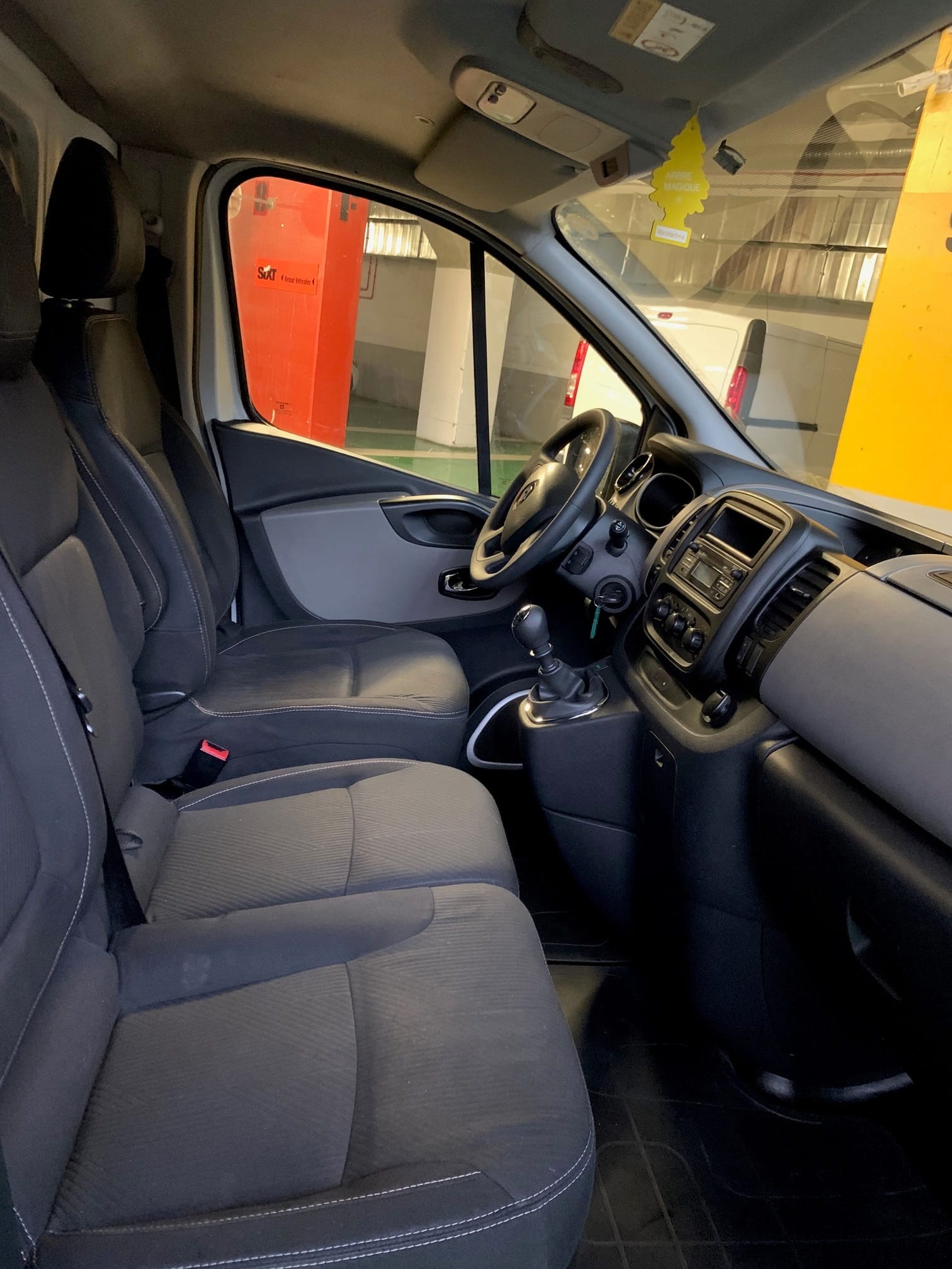 Renault Trafic 6m3 DCI 90cv Clim-Bluetooth-USB-Radar recul avec Entrée audio / iPod