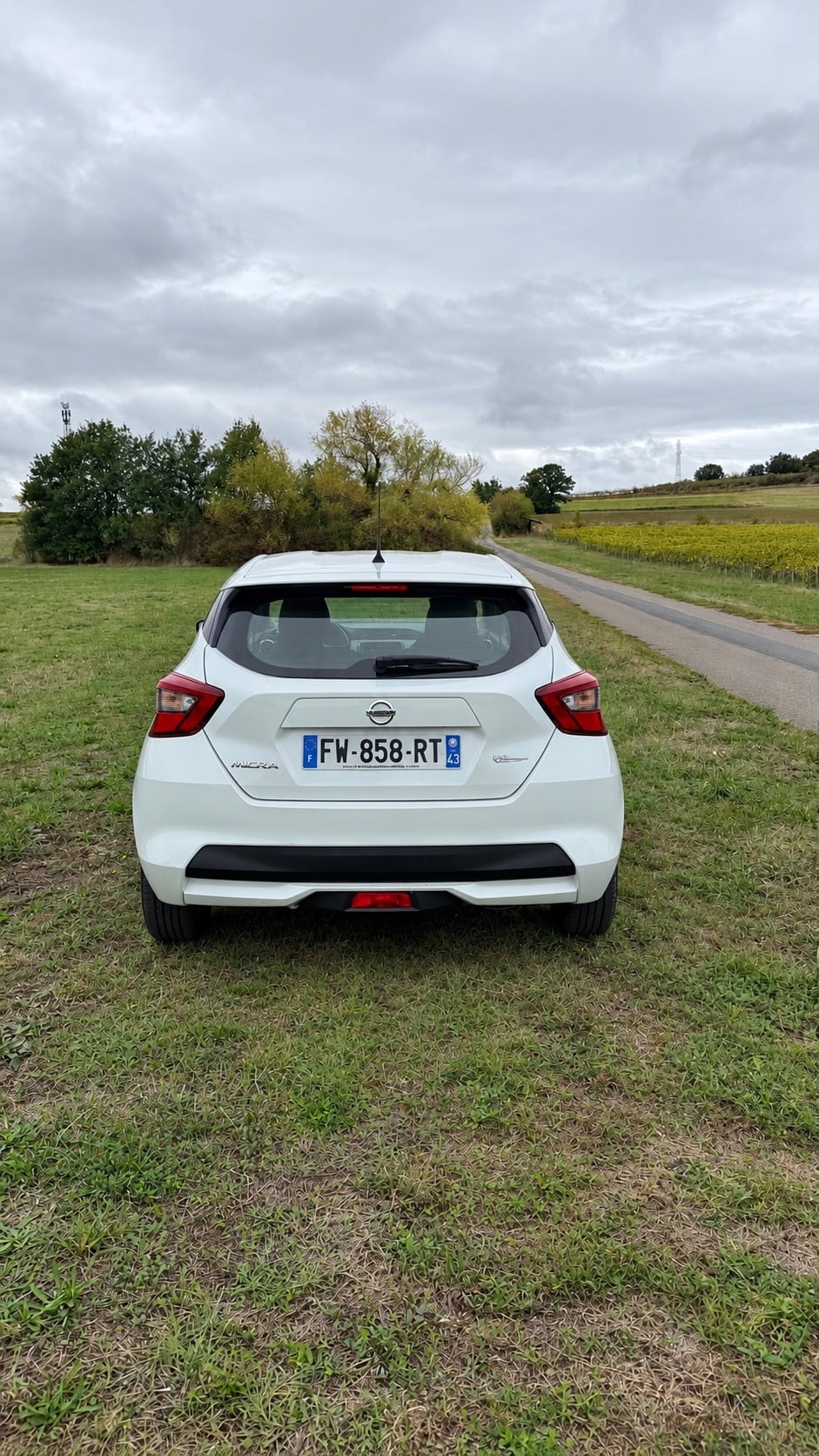 Nissan Micra i-GT90 mit Navigationsgerät