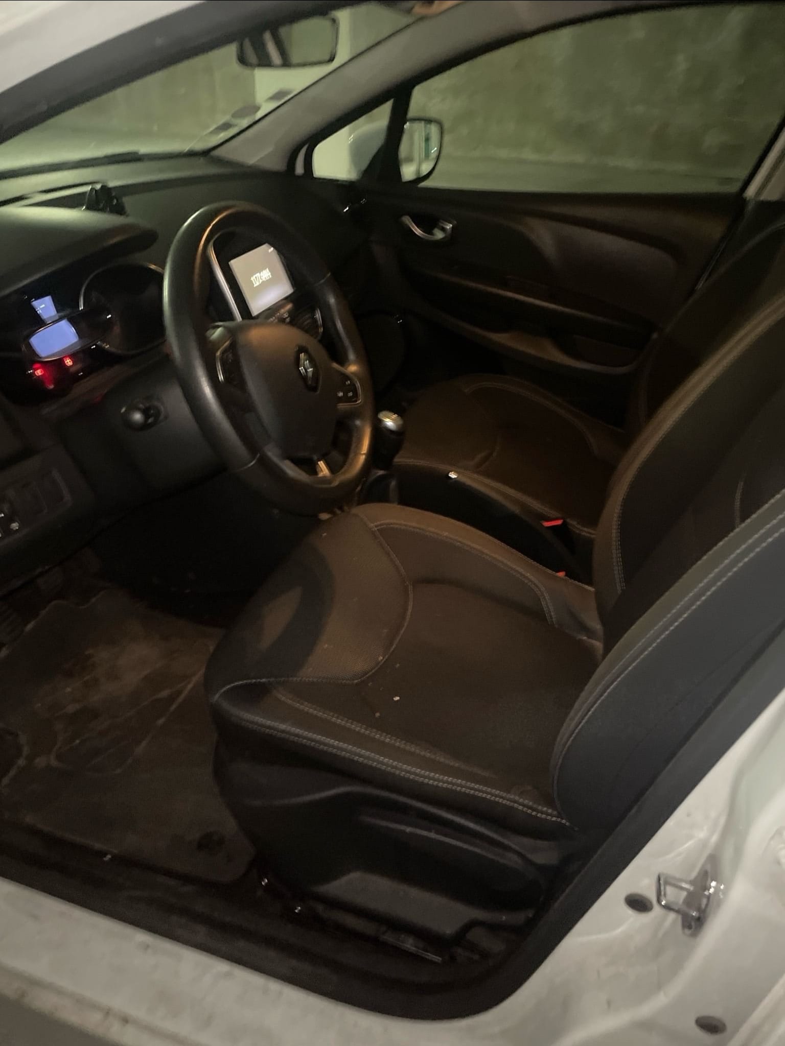 Renault Clio ER654HG avec Audio Bluetooth