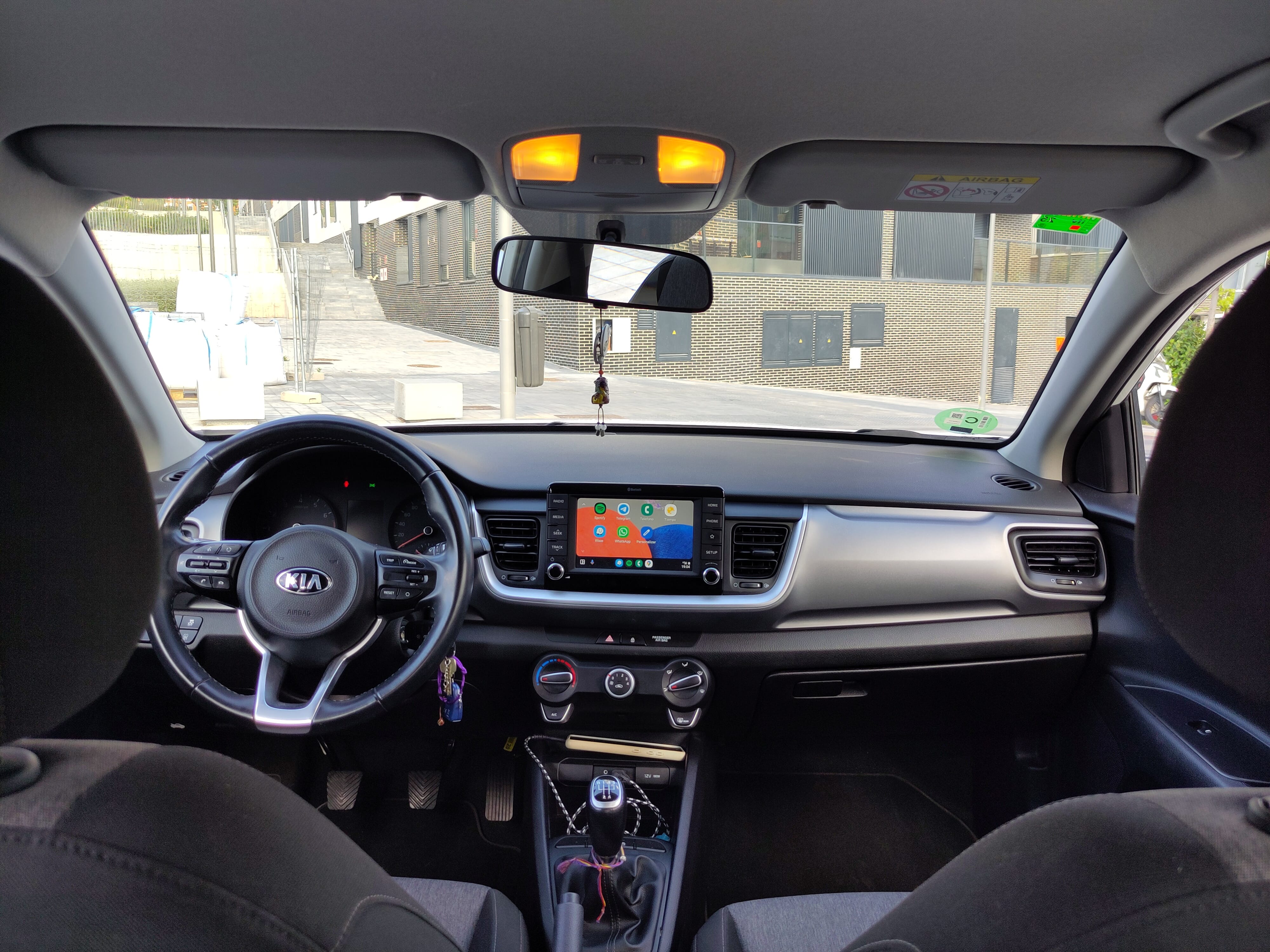 Kia Stonic con Entrada de Audio/iPod