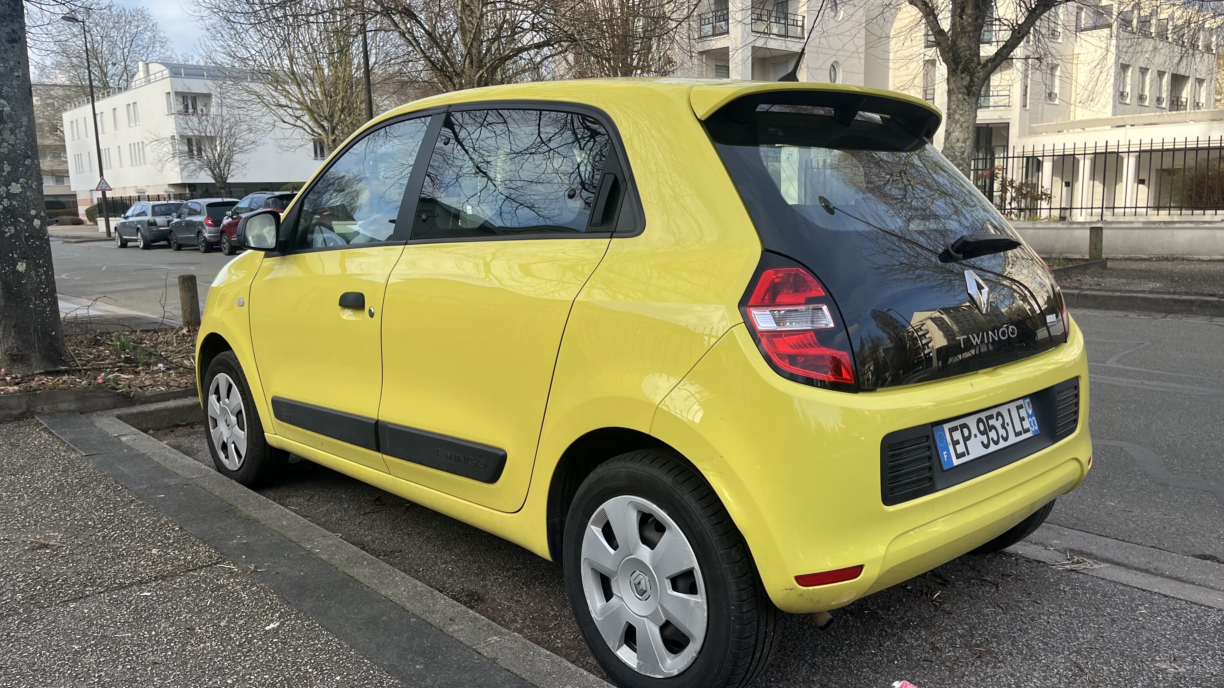 Renault Twingo III avec Entrée audio / iPod
