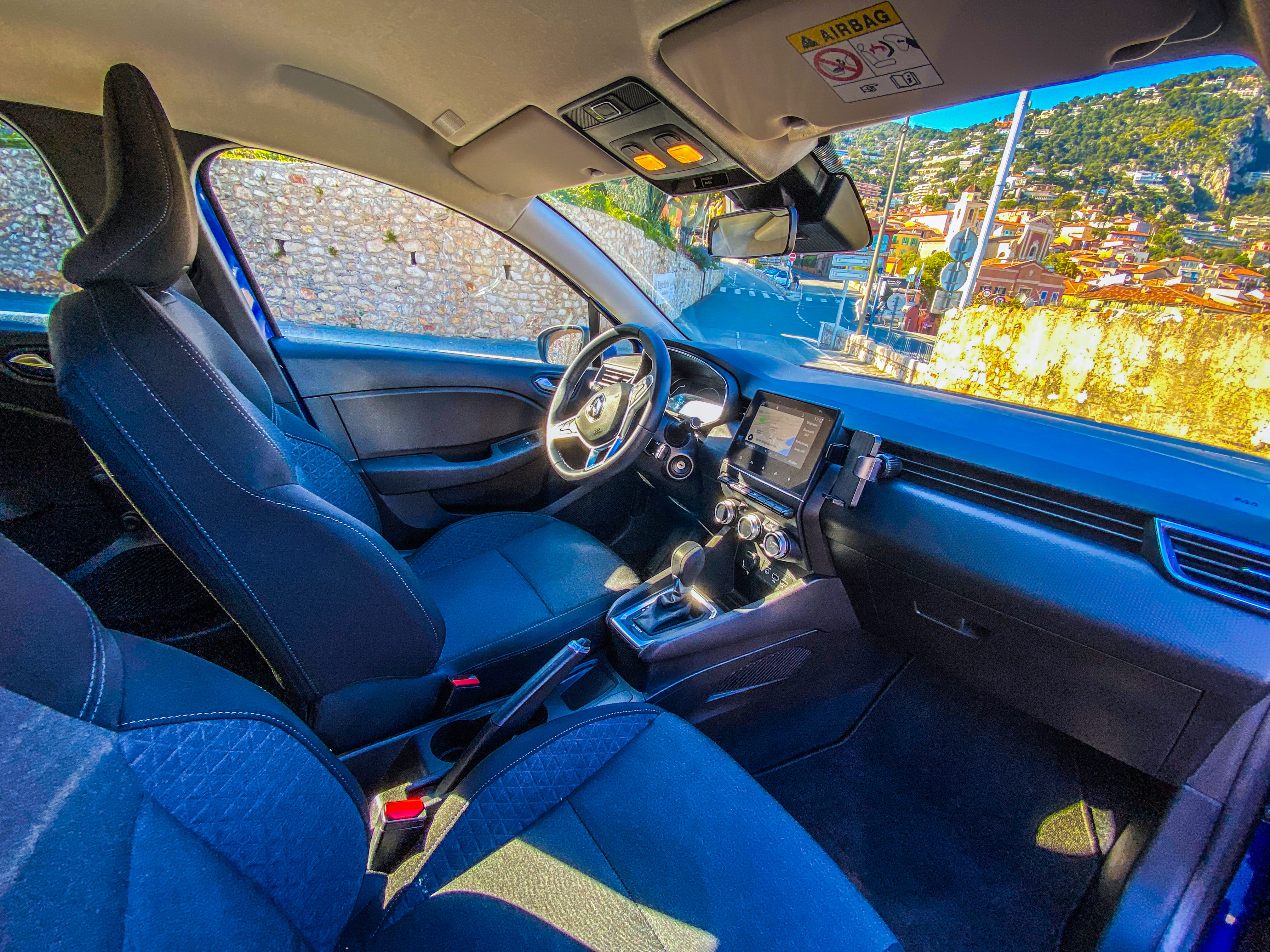 Renault Clio E-tech 531 avec Siège bébé