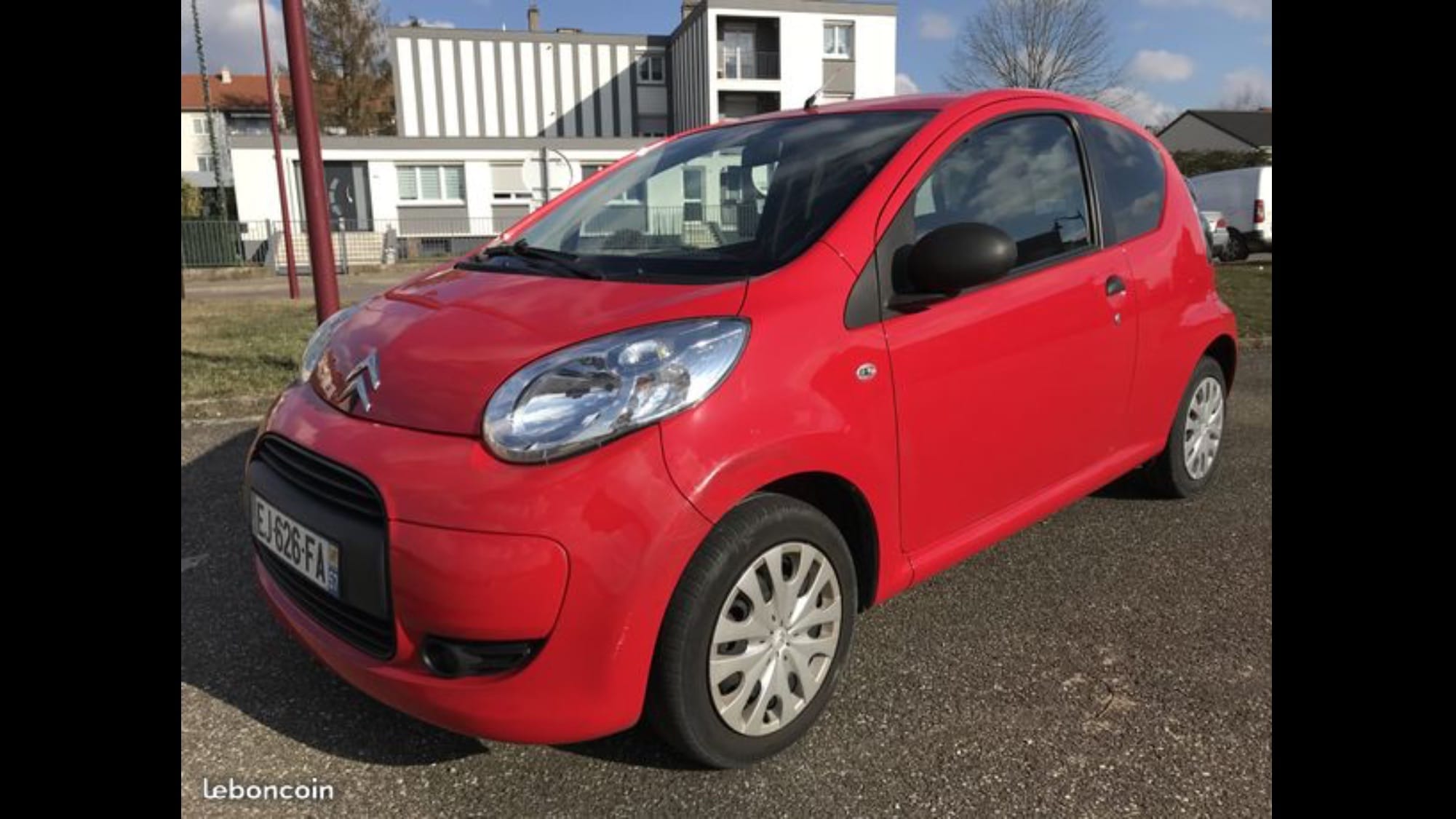 Citroen C1 Rouge 3p aeroport gare livrable, 2011, Essence 95