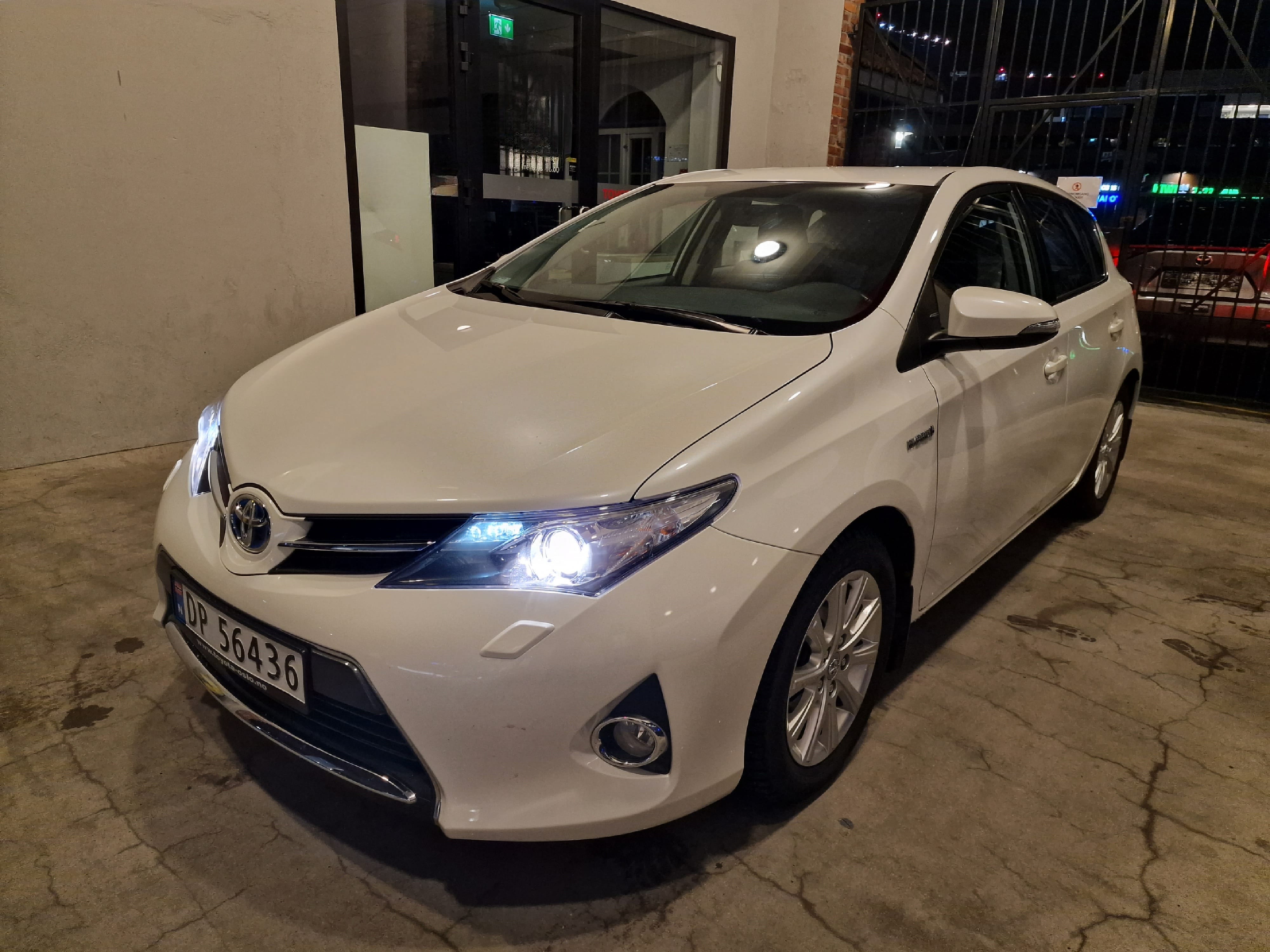 Toyota Auris 1,8 Hybrid, Automat, 2014, Blyfri 95 / Electric (hybrid), automatic