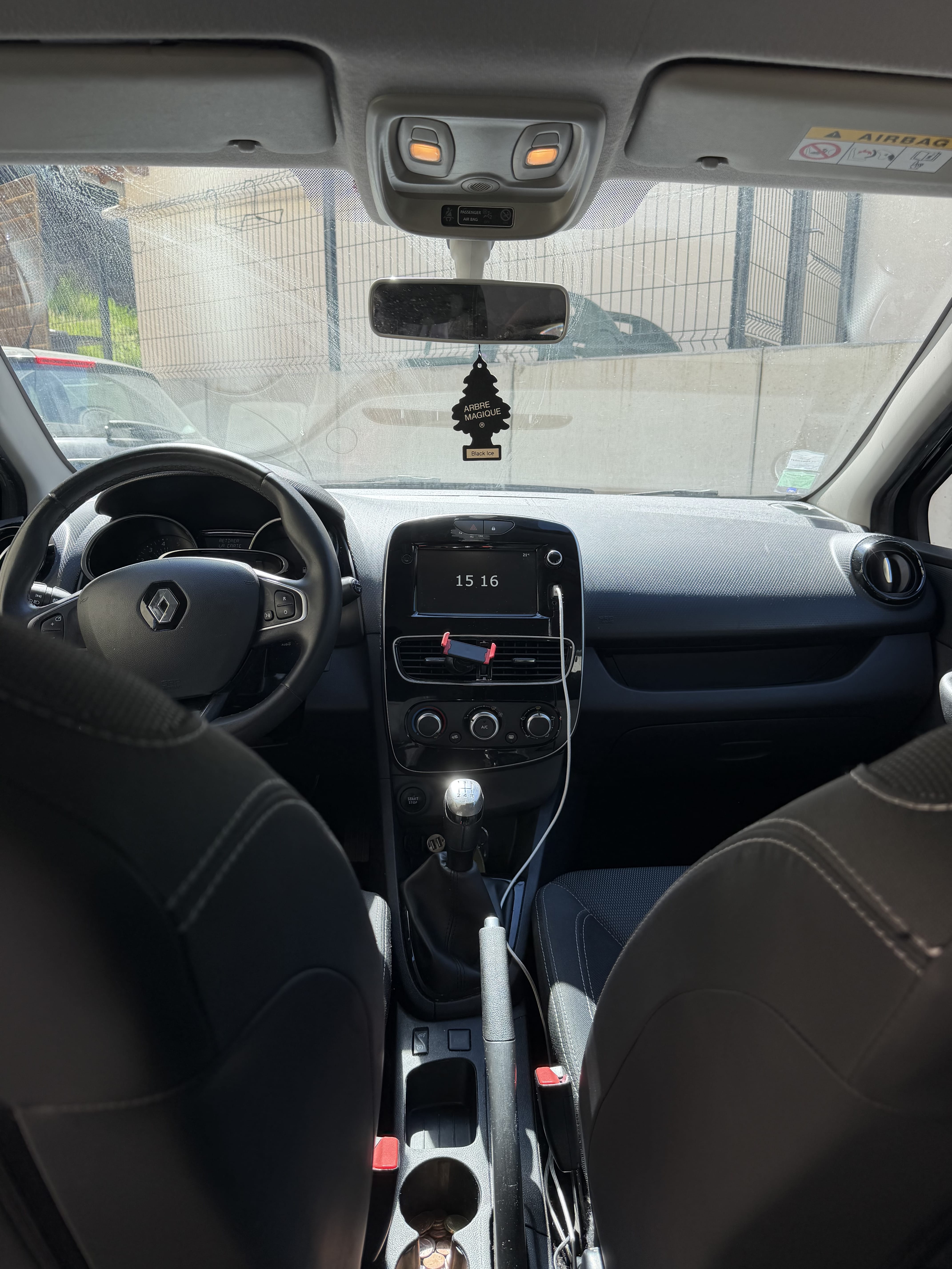 Renault Clio avec Siège bébé