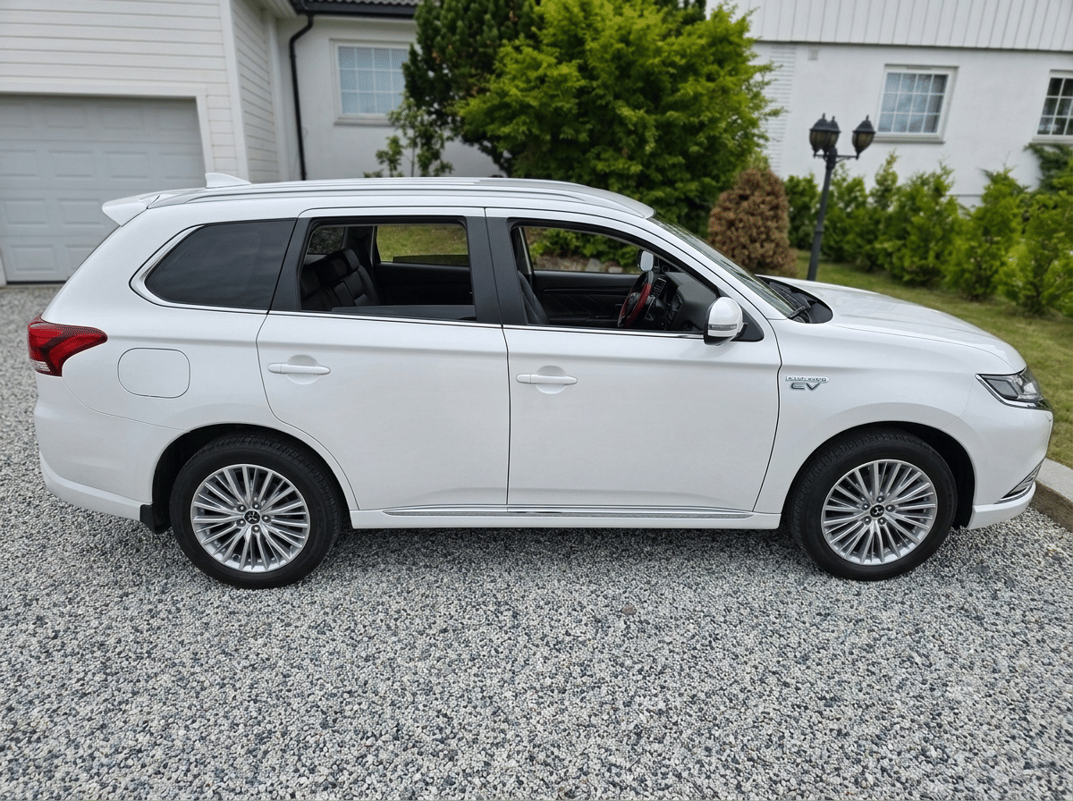 Mitsubishi Outlander Hybrid, 2019, Blyfri 95, automatisk