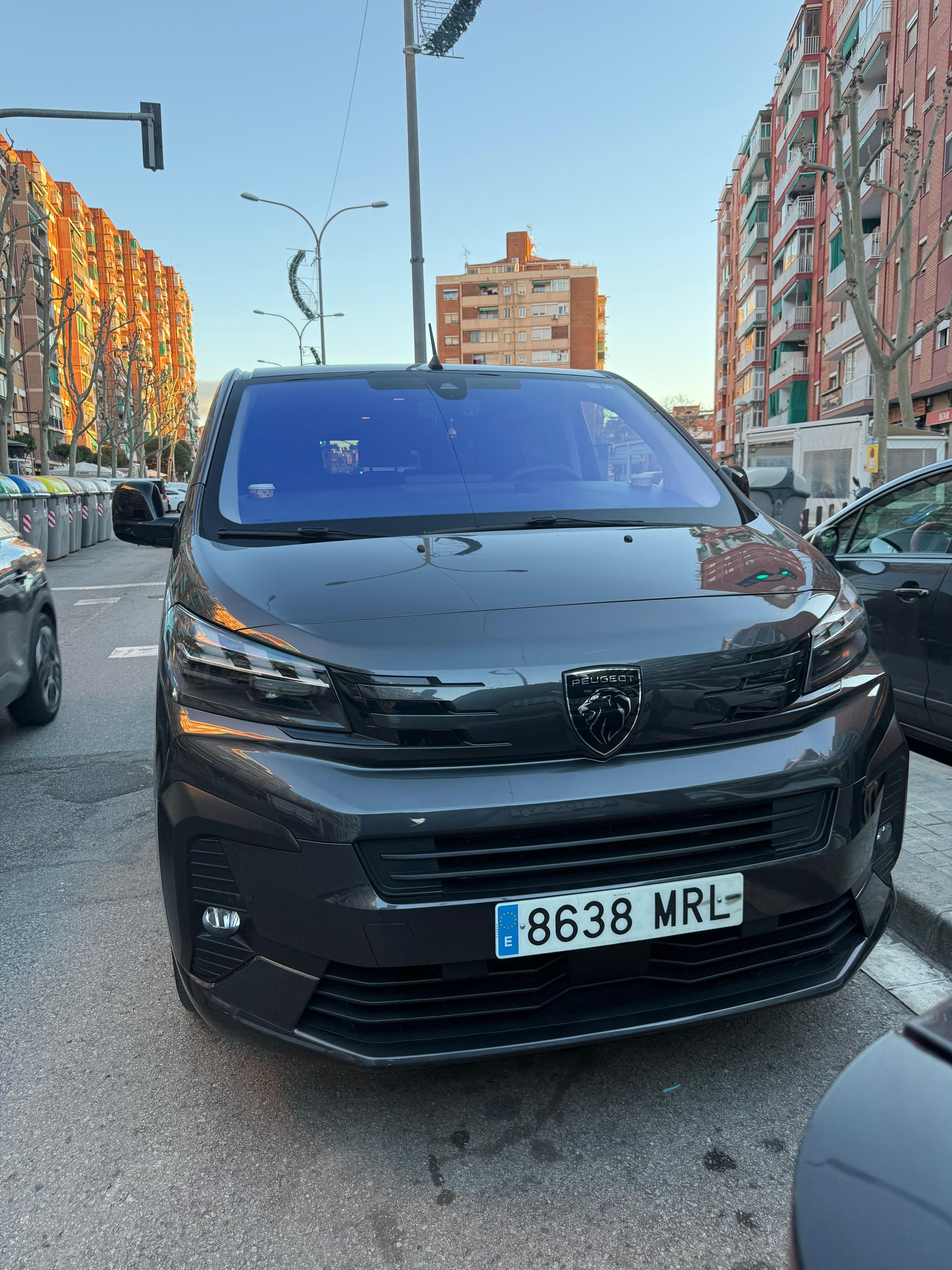Peugeot Traveller, 2024, Diesel, Automático, 9 plazas y más