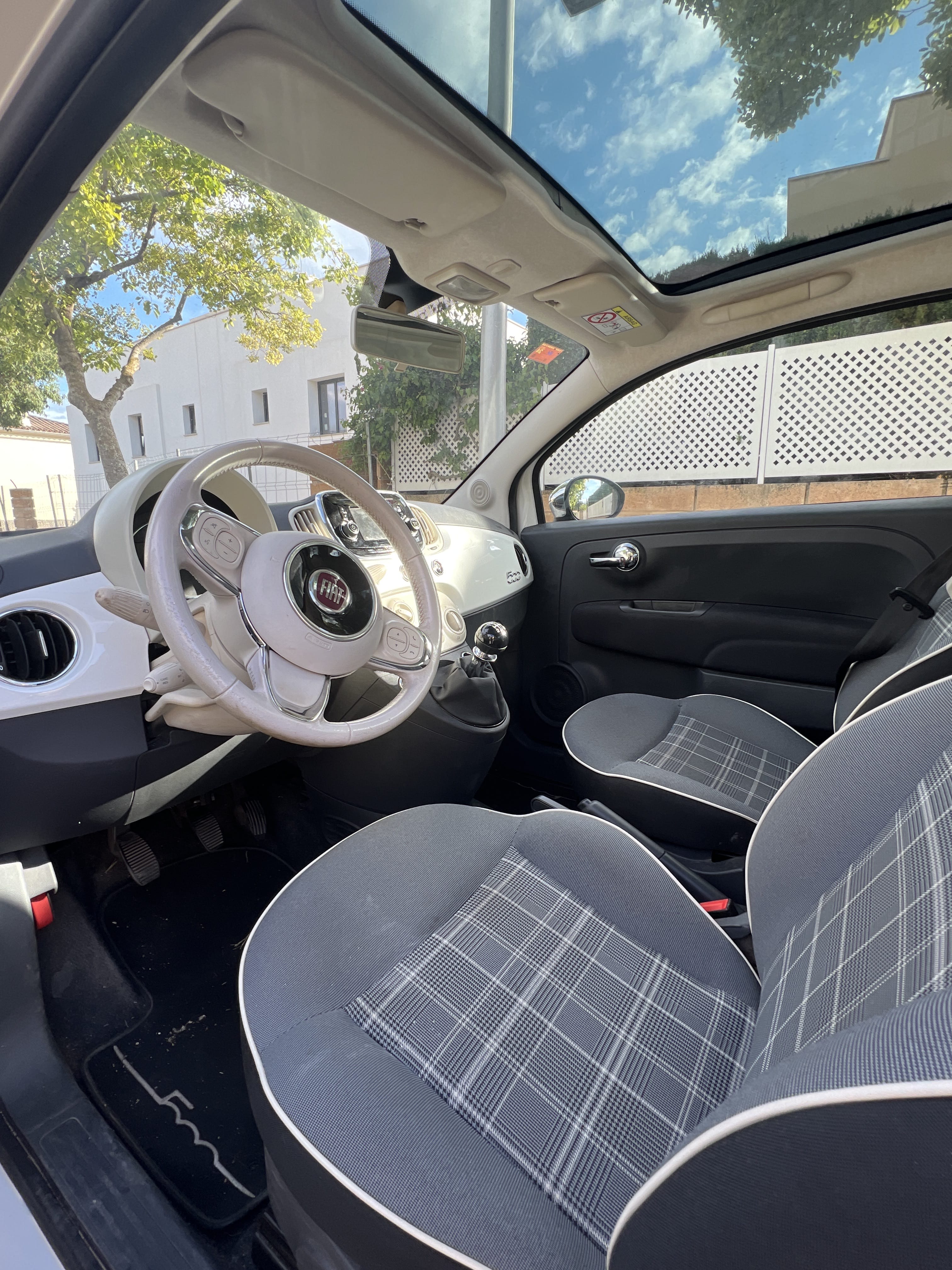 Fiat 500 med Lydinngang