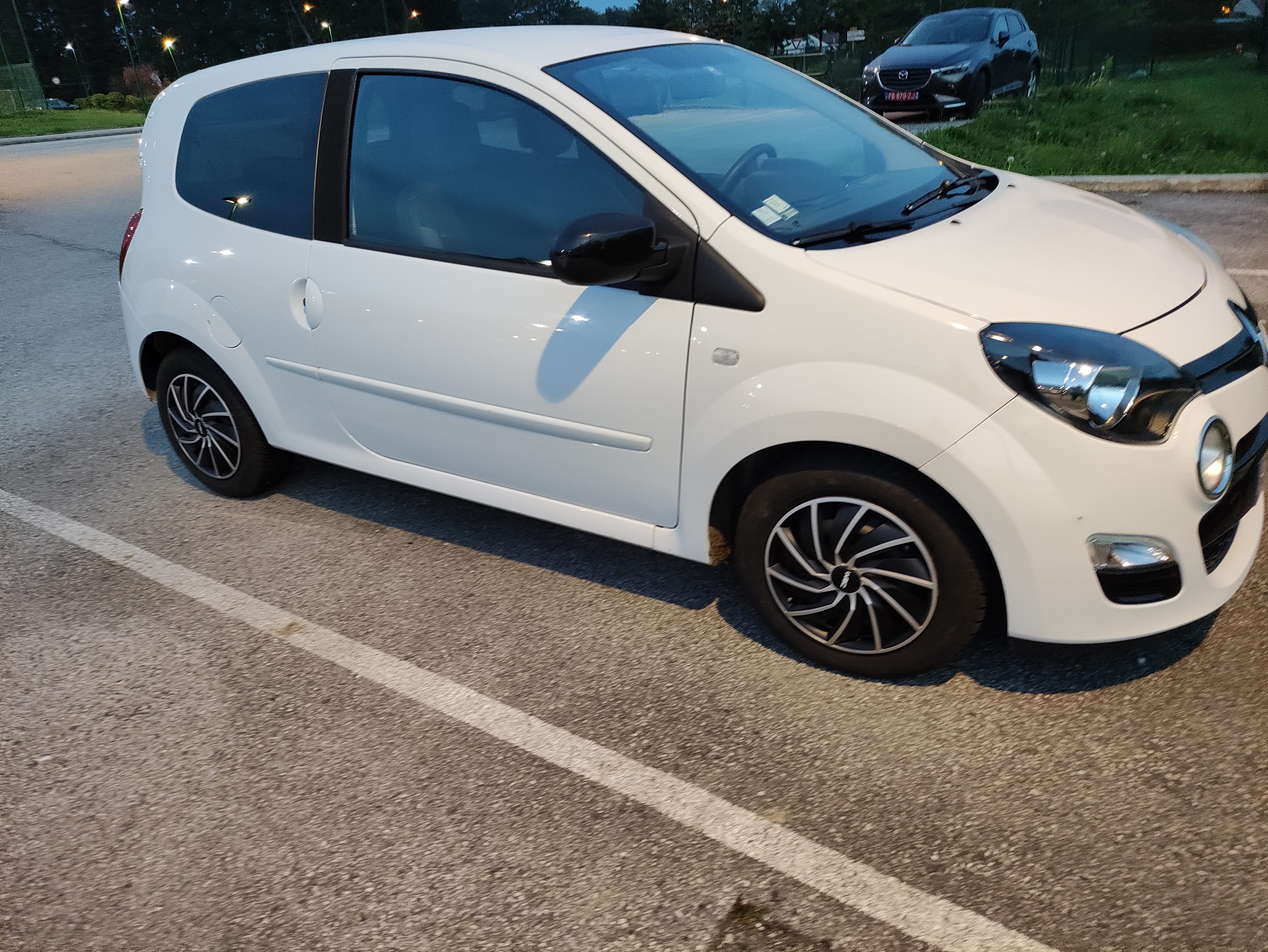 Renault Twingo Essence SP 98
