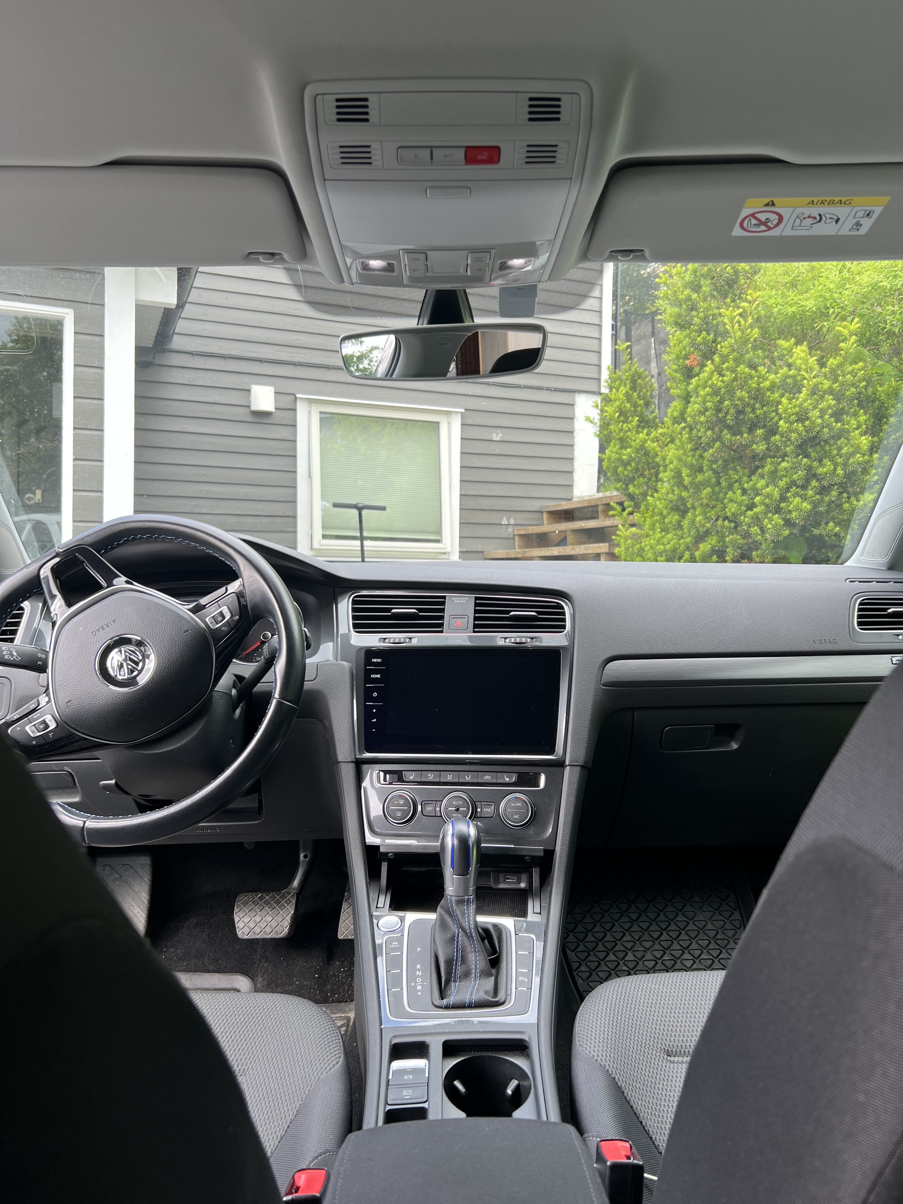 Volkswagen e-Golf med Babysete