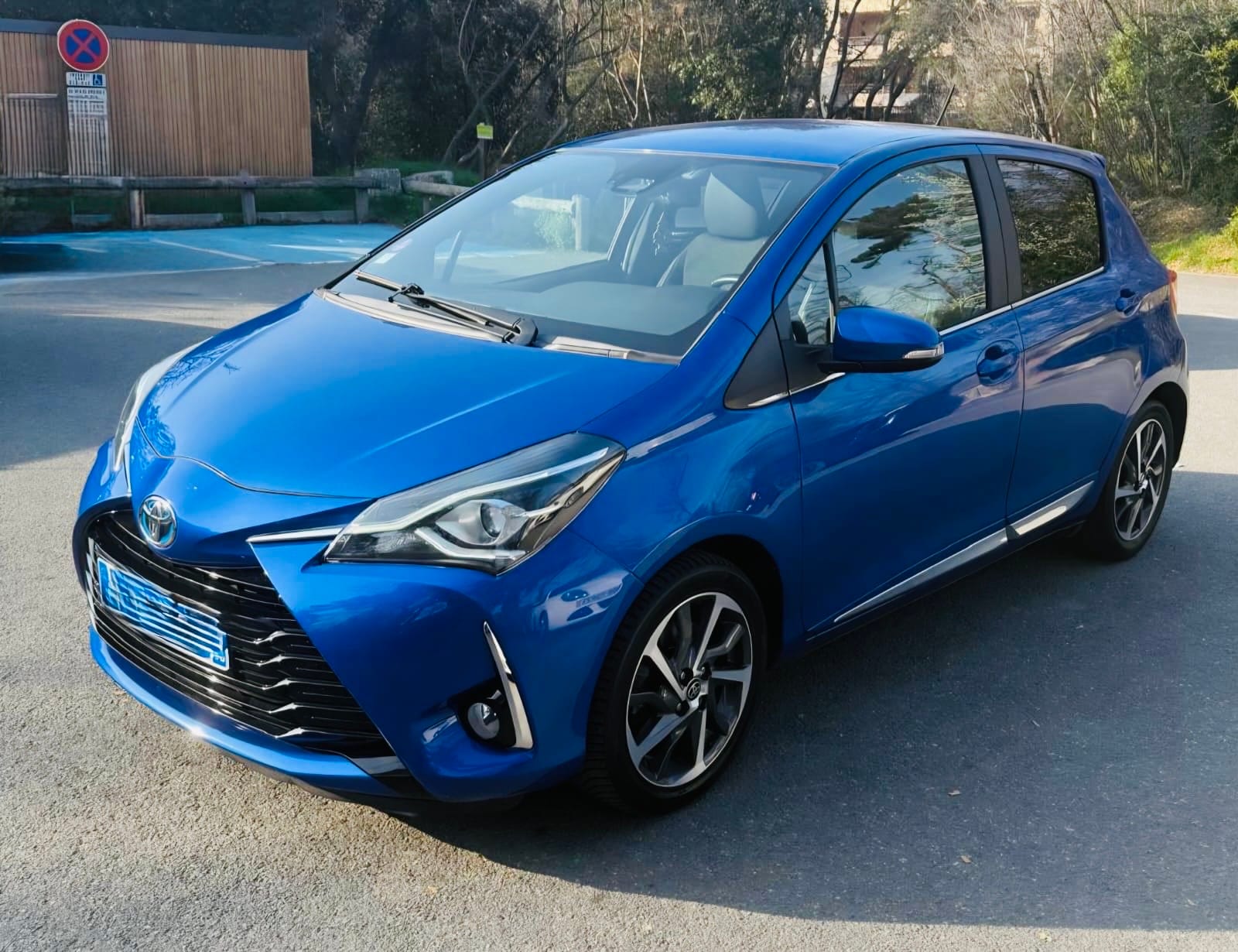 Toyota Yaris Hybride, 2017, Essence 95 / Électrique (hybride), automatique