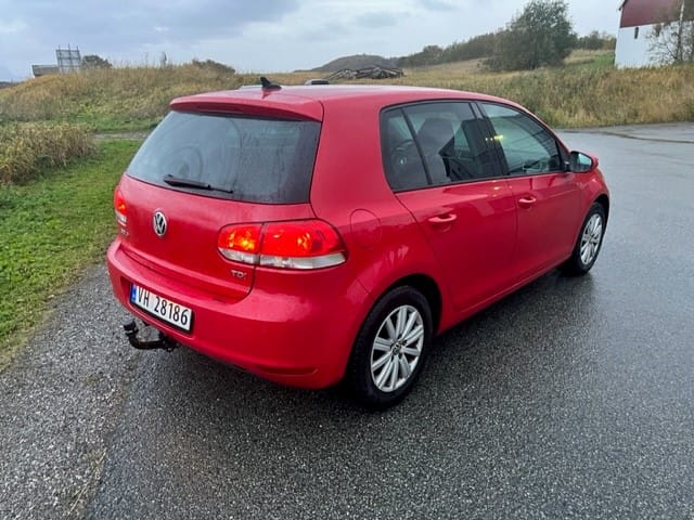 Volkswagen Golf 1.6TDI with Hitch