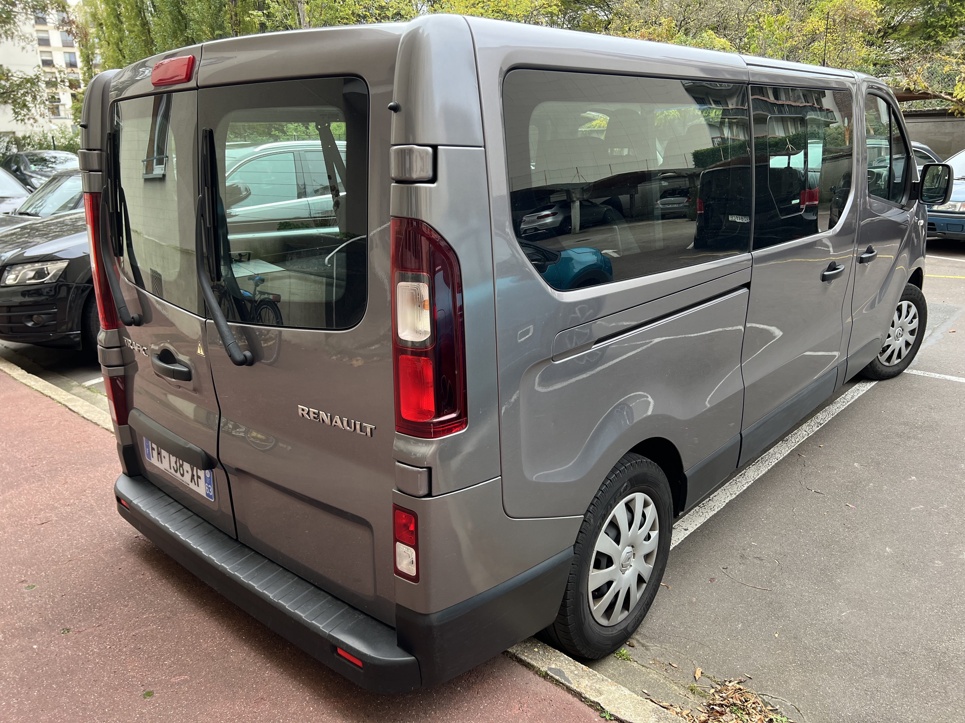 Renault Trafic Passenger 2.0l dCi avec GPS
