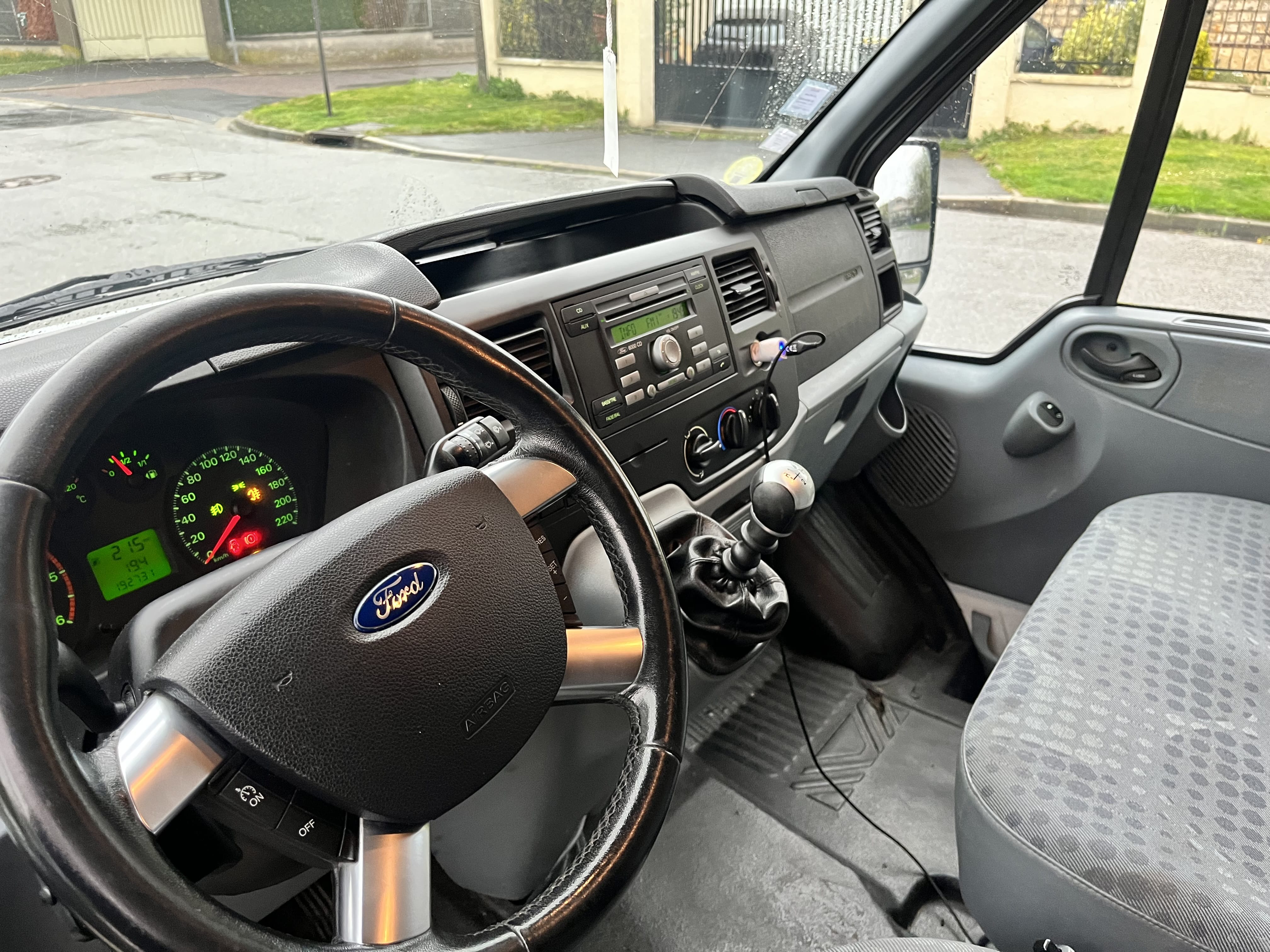 Ford Transit Fourgon TDCI 125 avec Audio Bluetooth