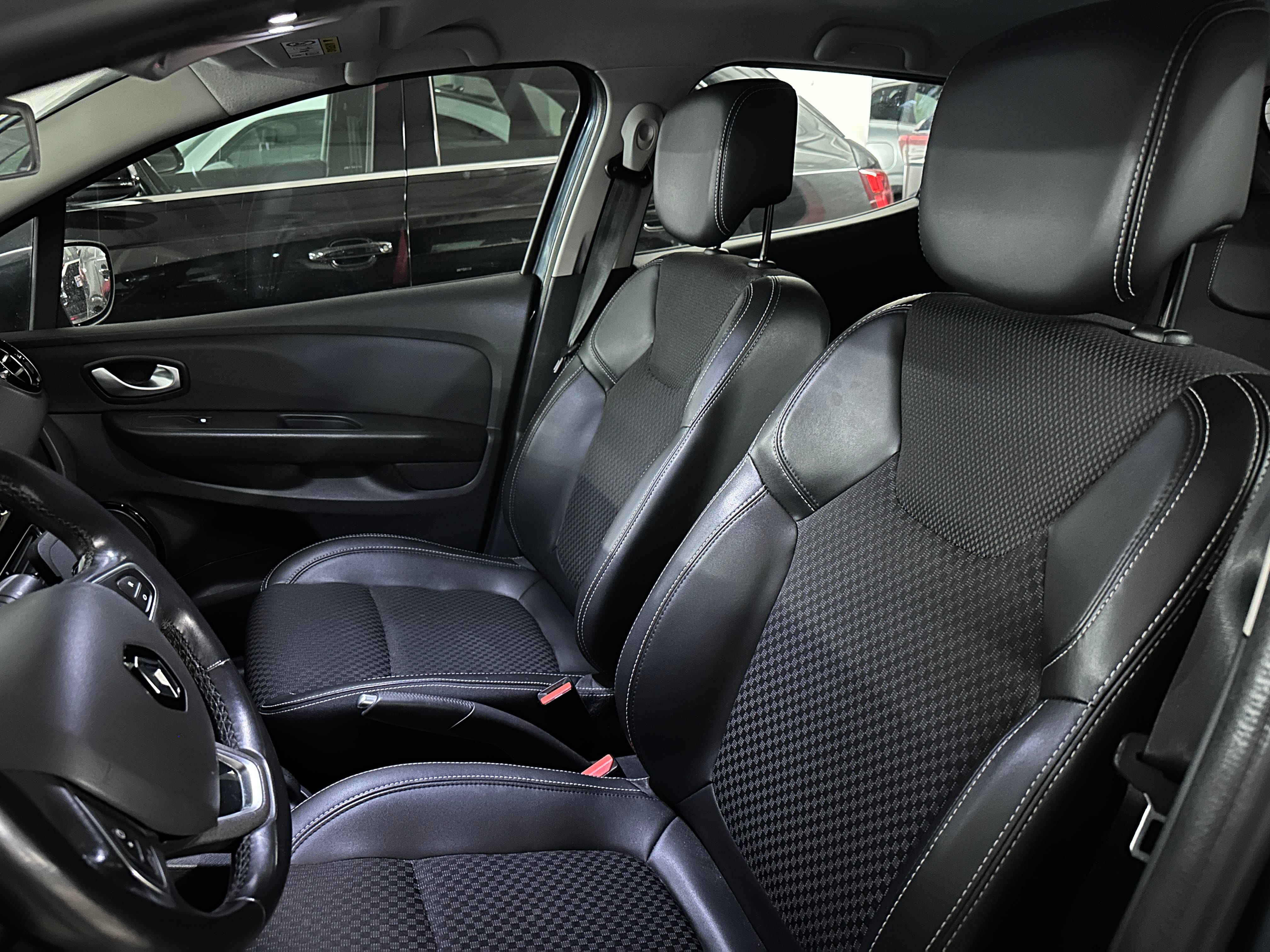 Renault Clio Édition Luxe - Boîte Auto. avec Régulateur de vitesse