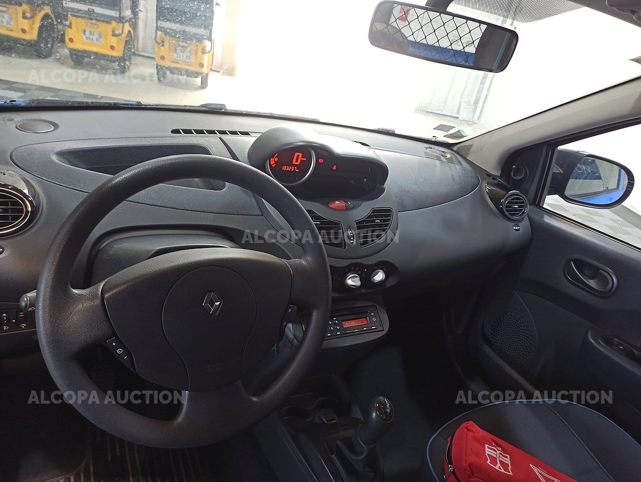 Renault Twingo II SOCIETE 1.5 DCI 75CH AIR avec Entrée audio / iPod