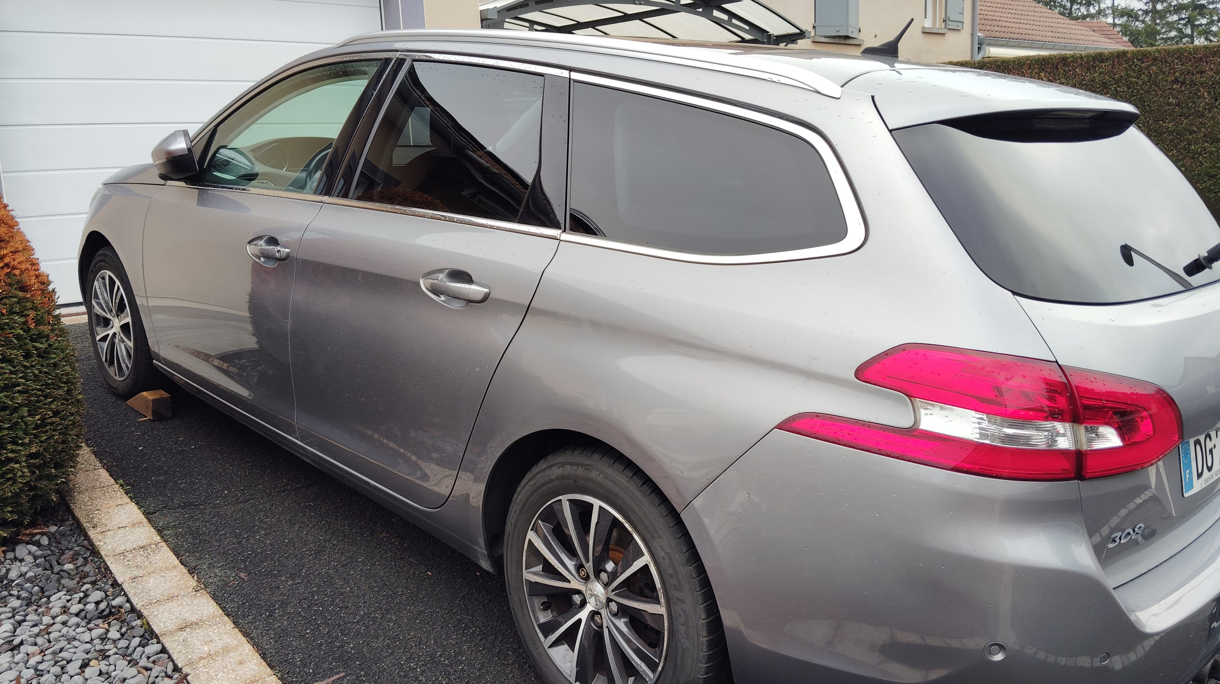 Peugeot 308 SW avec GPS