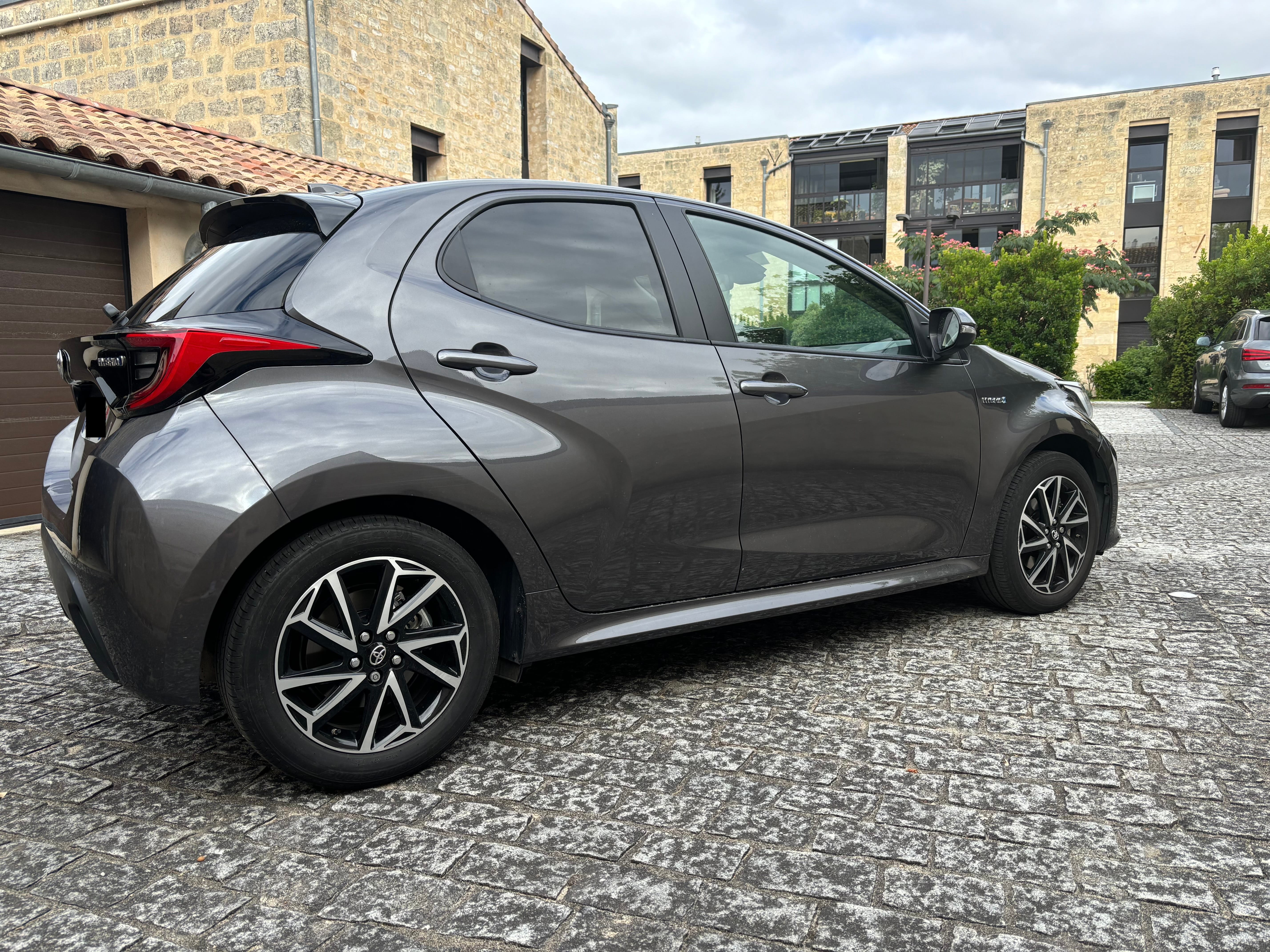 Toyota Yaris Hybride 116ch Design met Audio- / iPod-ingang