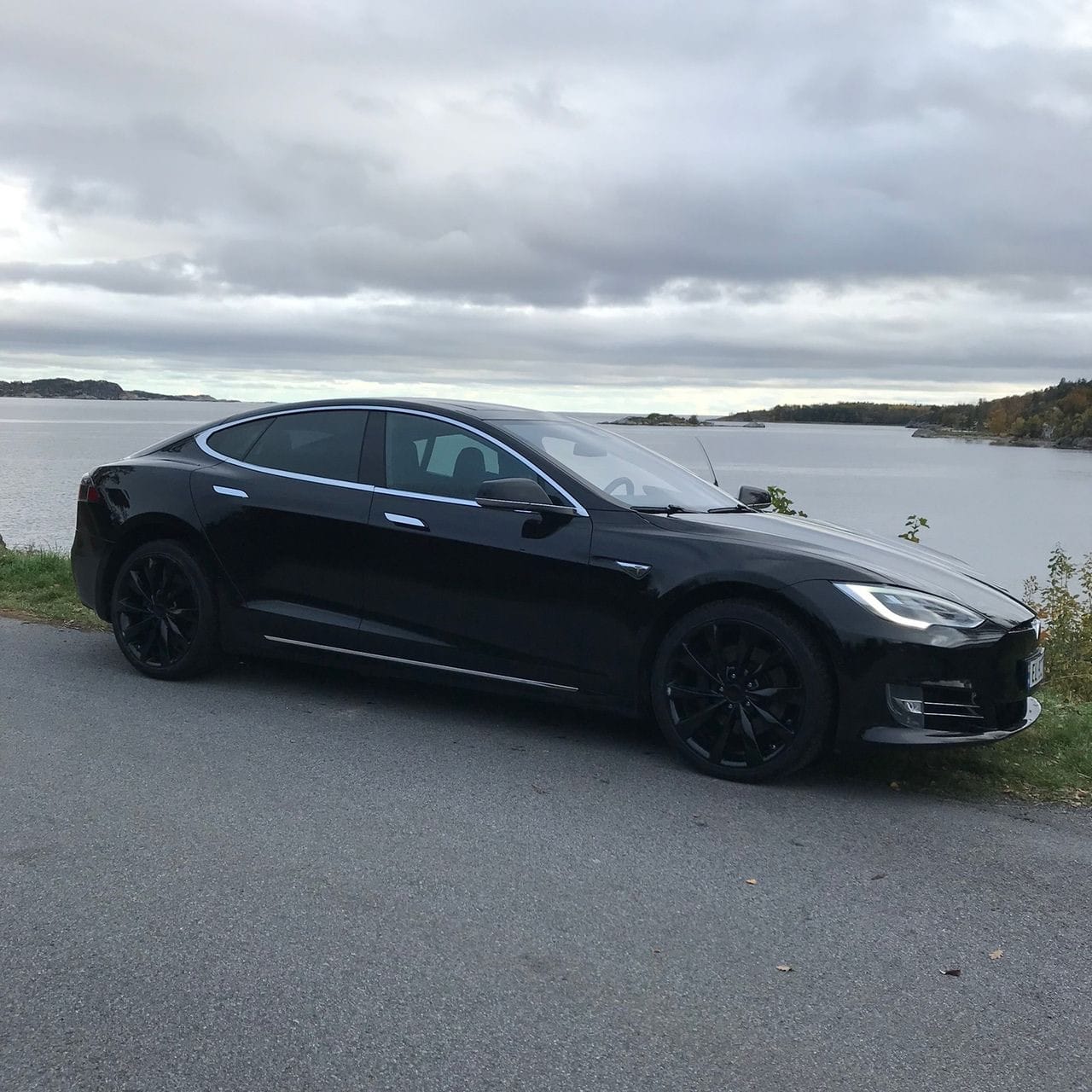 Tesla Model S Gratis superlading med Aircondition